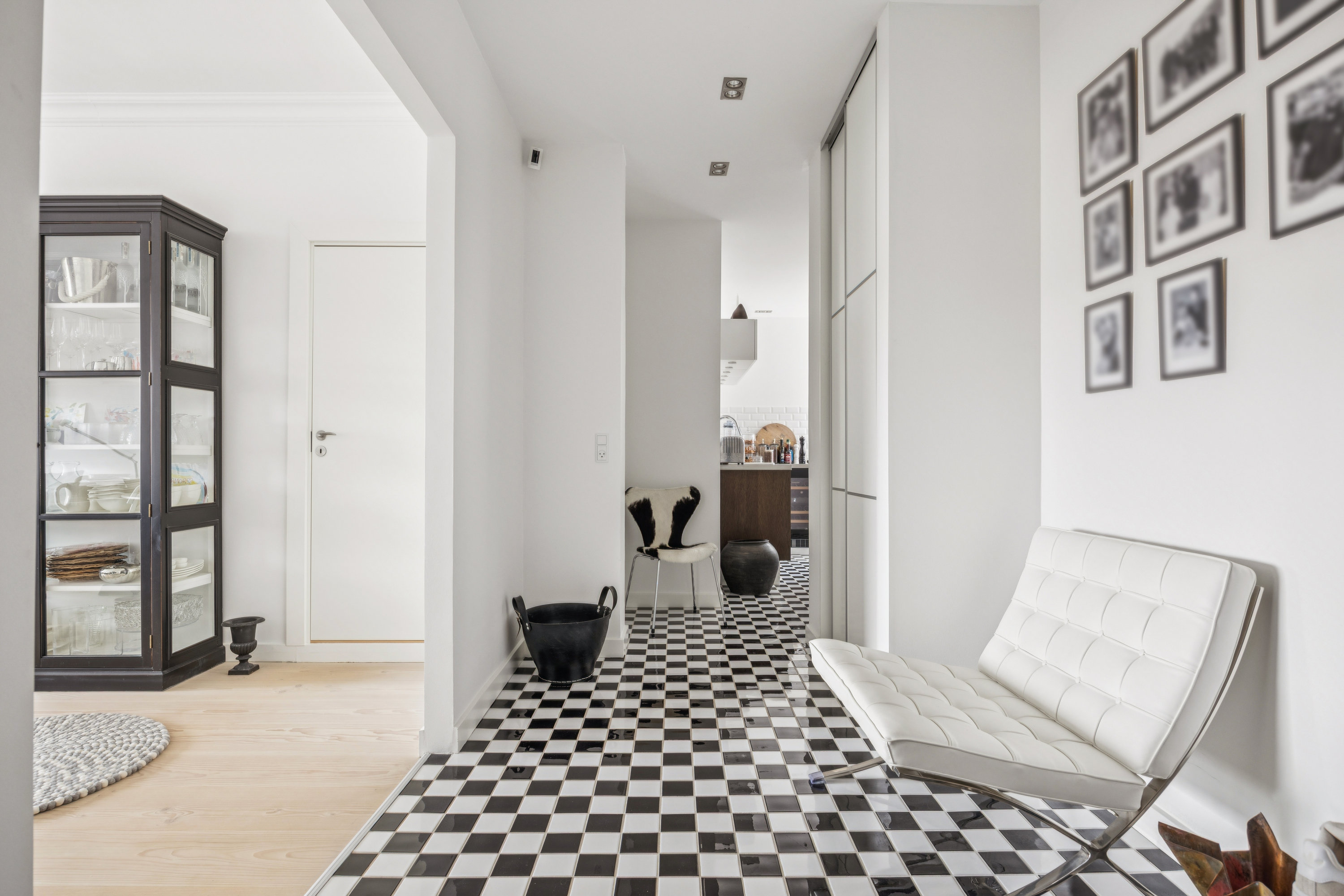 Fremhævet gang billede i fuldskærmstilstand. Billede af Aksel Møllers Have 24, 3. mf., 2000 Frederiksberg