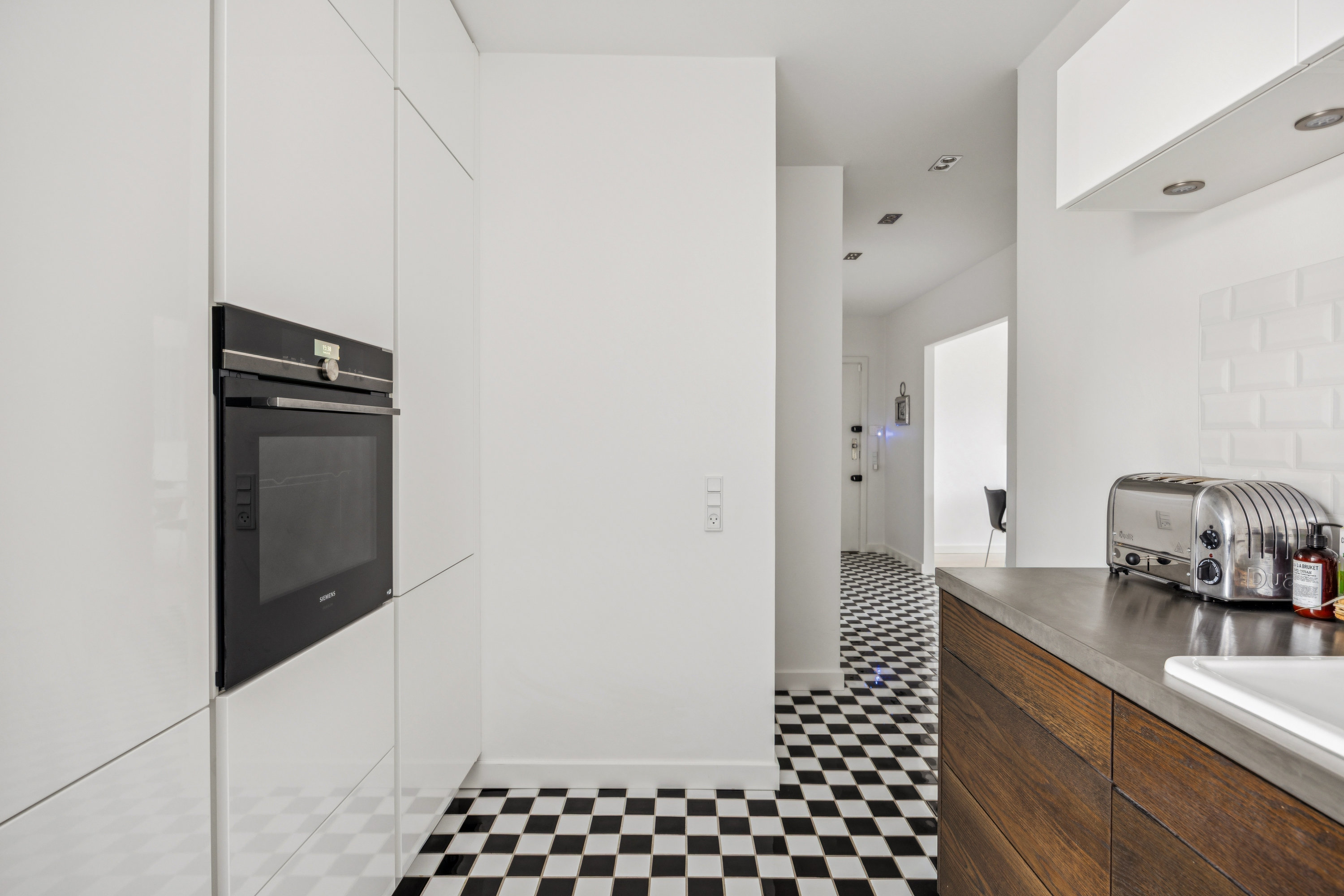 Fremhævet gang billede i fuldskærmstilstand. Billede af Aksel Møllers Have 24, 3. mf., 2000 Frederiksberg