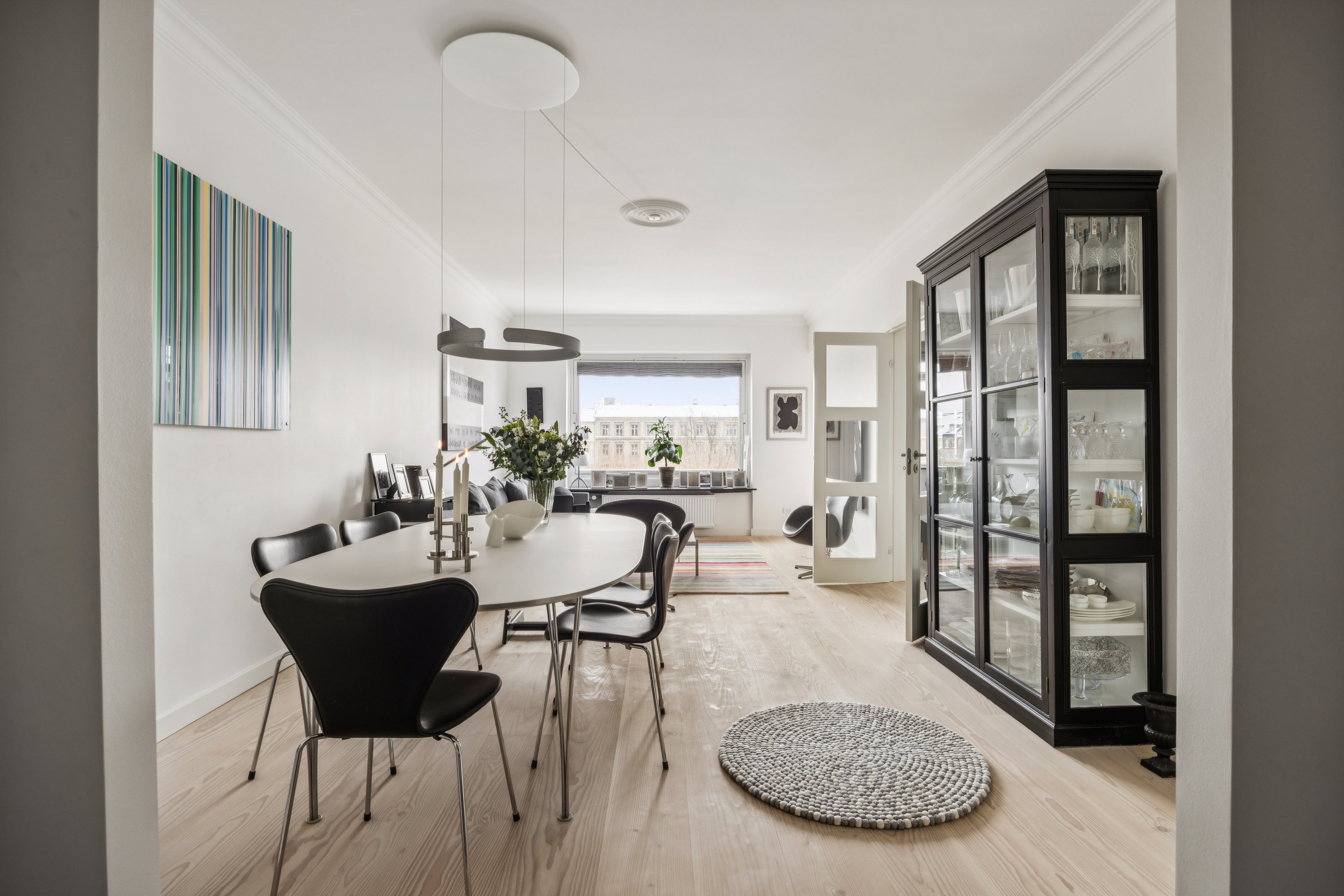 Fremhævet stue billede i fuldskærmstilstand. Billede af Aksel Møllers Have 24, 3. mf., 2000 Frederiksberg