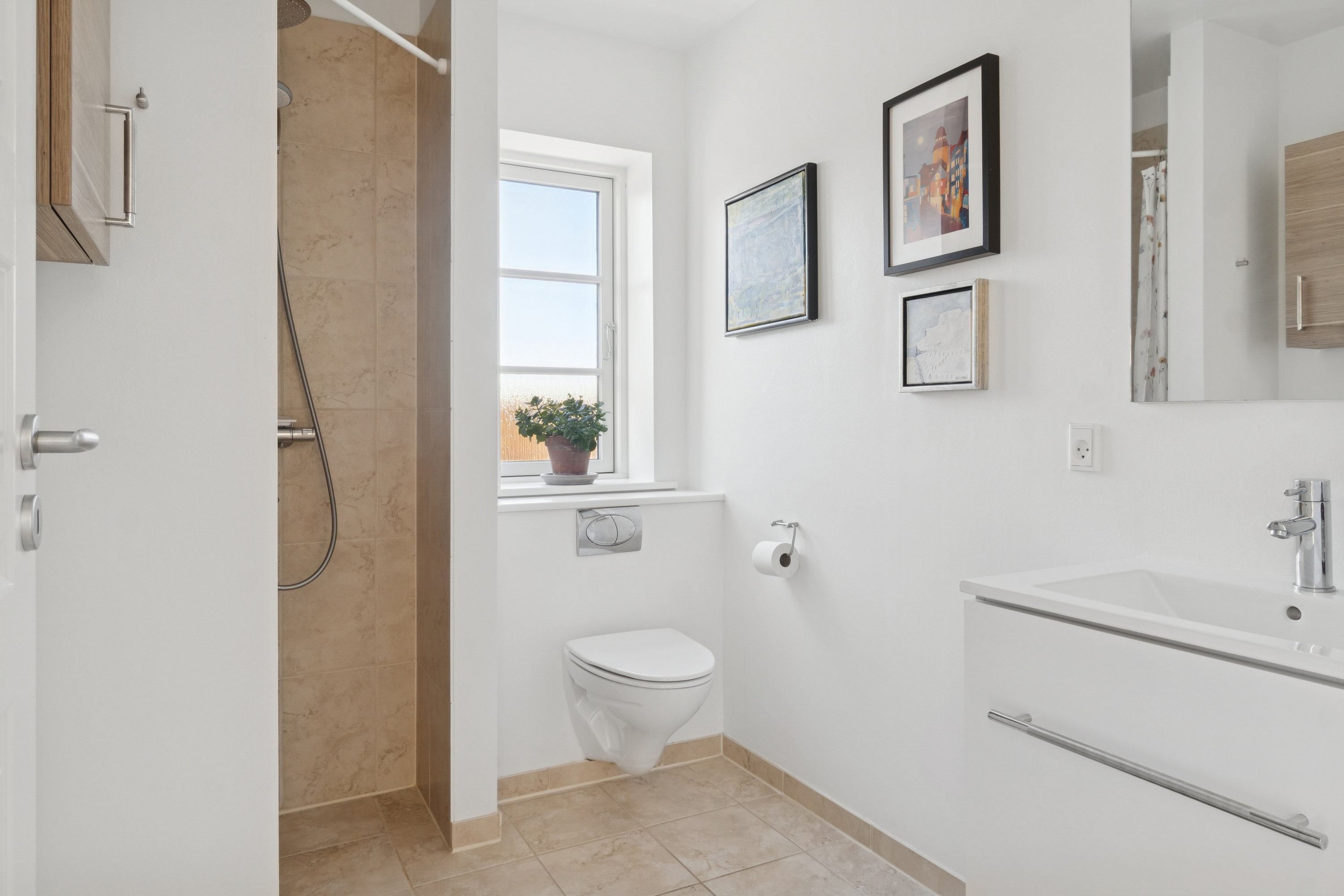 Fremhævet badeværelse billede i fuldskærmstilstand. Billede af Vejgården 86, 4160 Herlufmagle