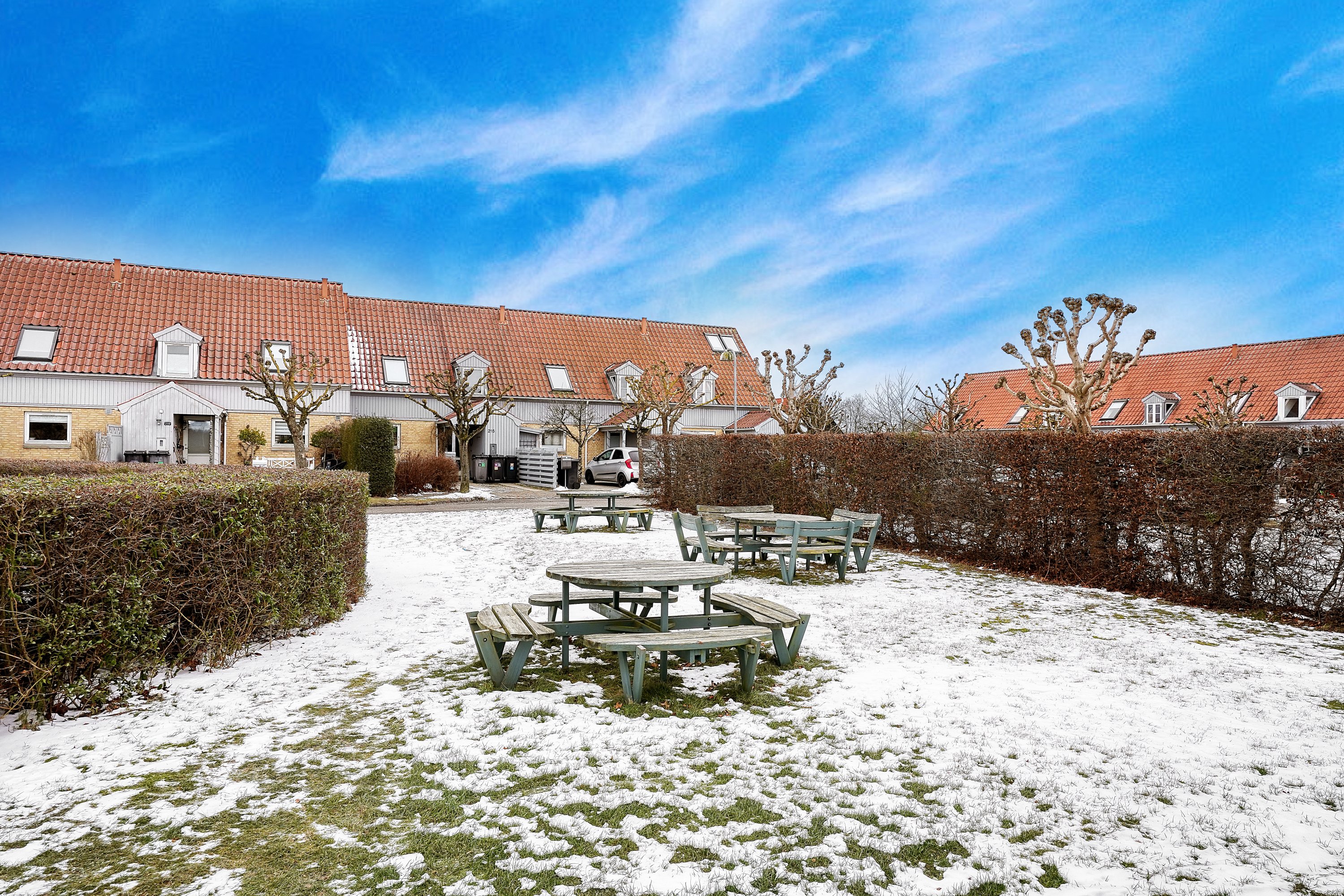 Fremhævet indkørsel billede i fuldskærmstilstand. Billede af Hasselhøj 212, 2990 Nivå