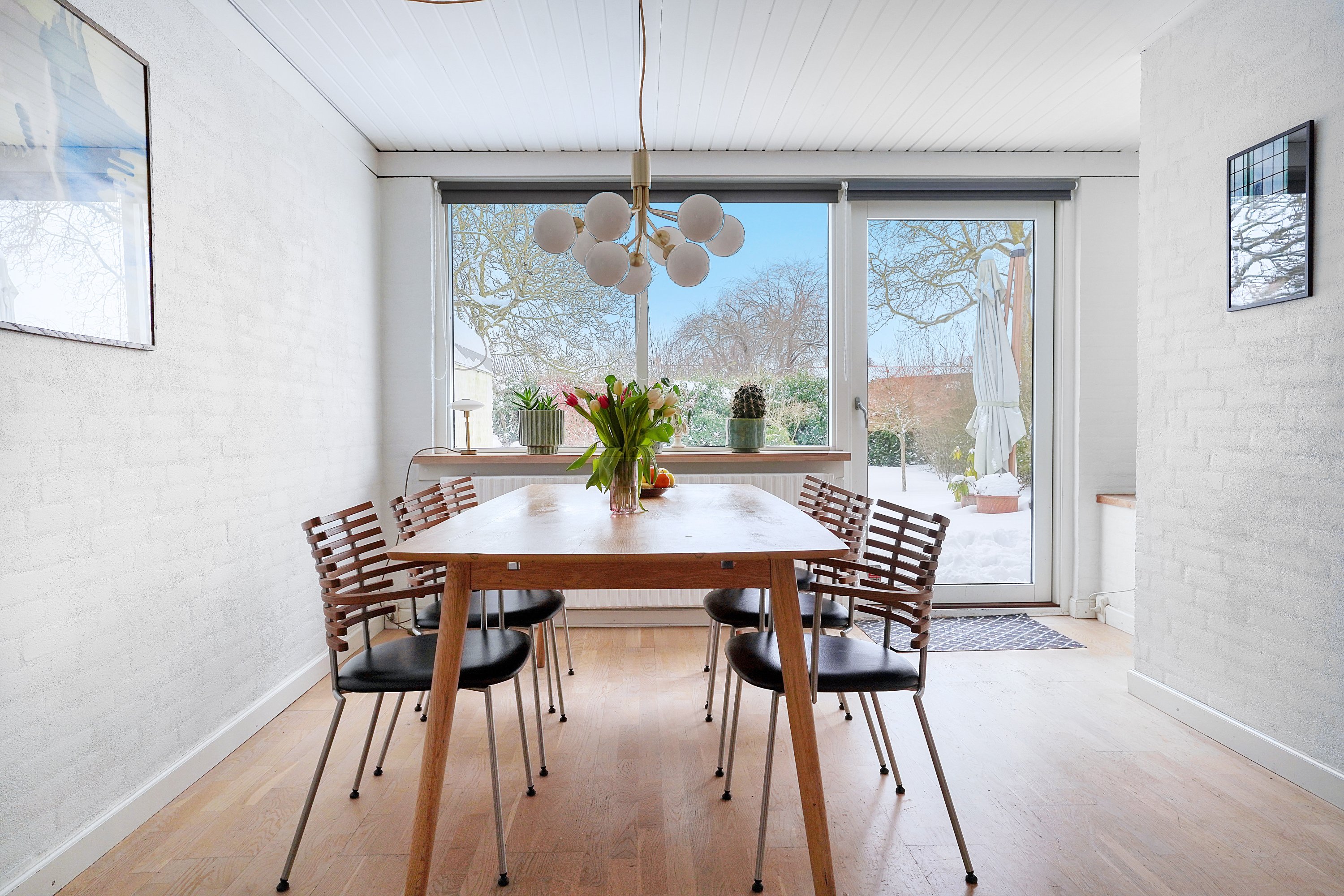 Fremhævet spisestue billede i fuldskærmstilstand. Billede af Jernbane Alle 4B, 3050 Humlebæk