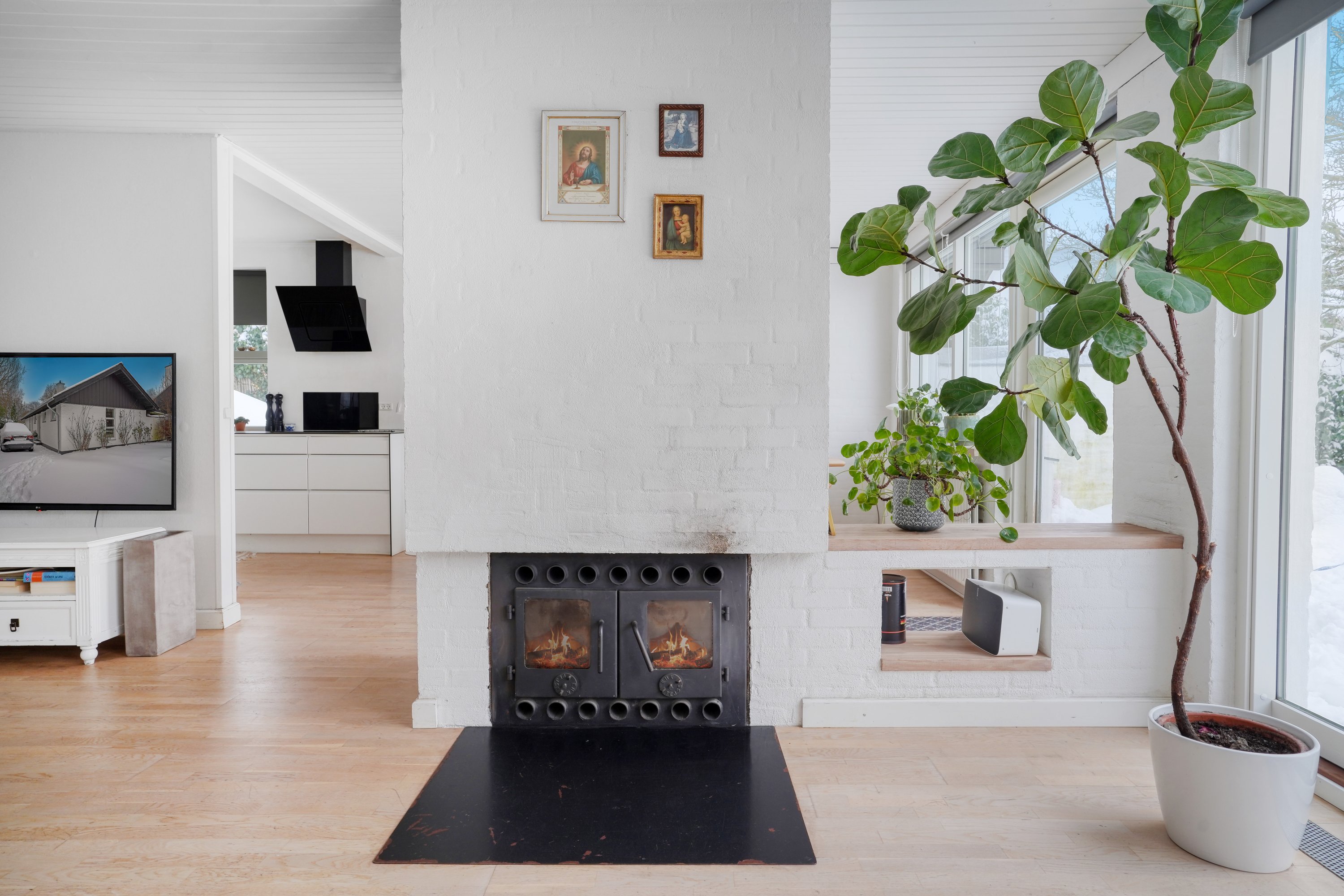 Fremhævet stue billede i fuldskærmstilstand. Billede af Jernbane Alle 4B, 3050 Humlebæk