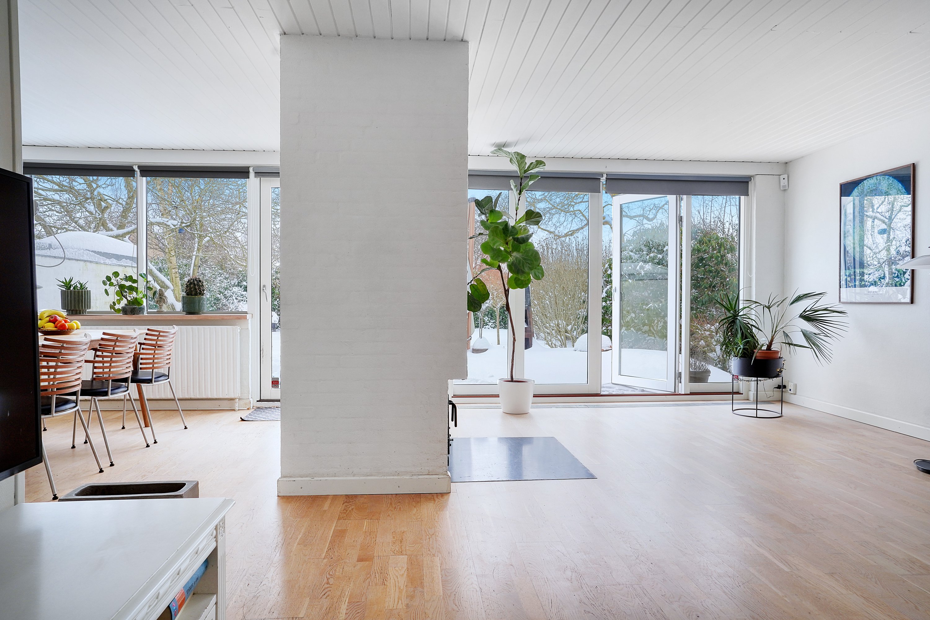 Fremhævet stue billede i fuldskærmstilstand. Billede af Jernbane Alle 4B, 3050 Humlebæk