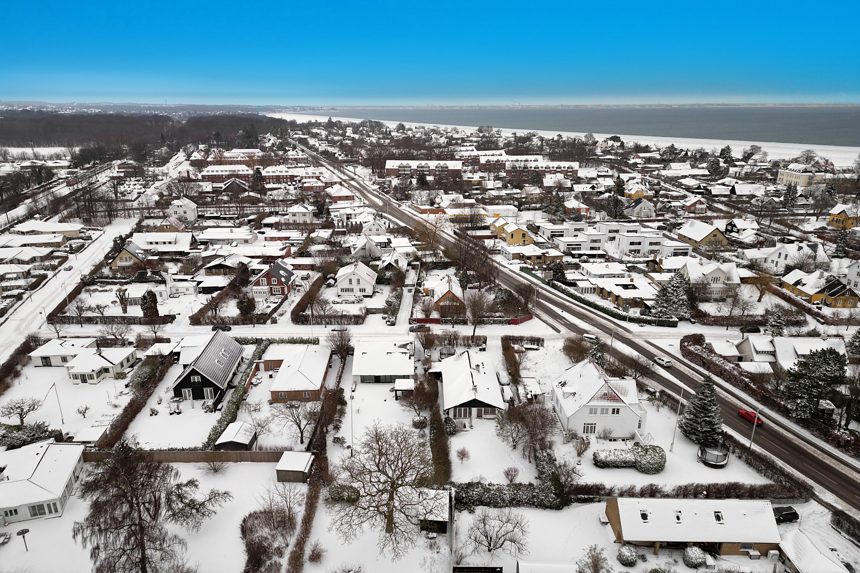 Fremhævet luftfoto billede i fuldskærmstilstand. Billede af Jernbane Alle 4B, 3050 Humlebæk