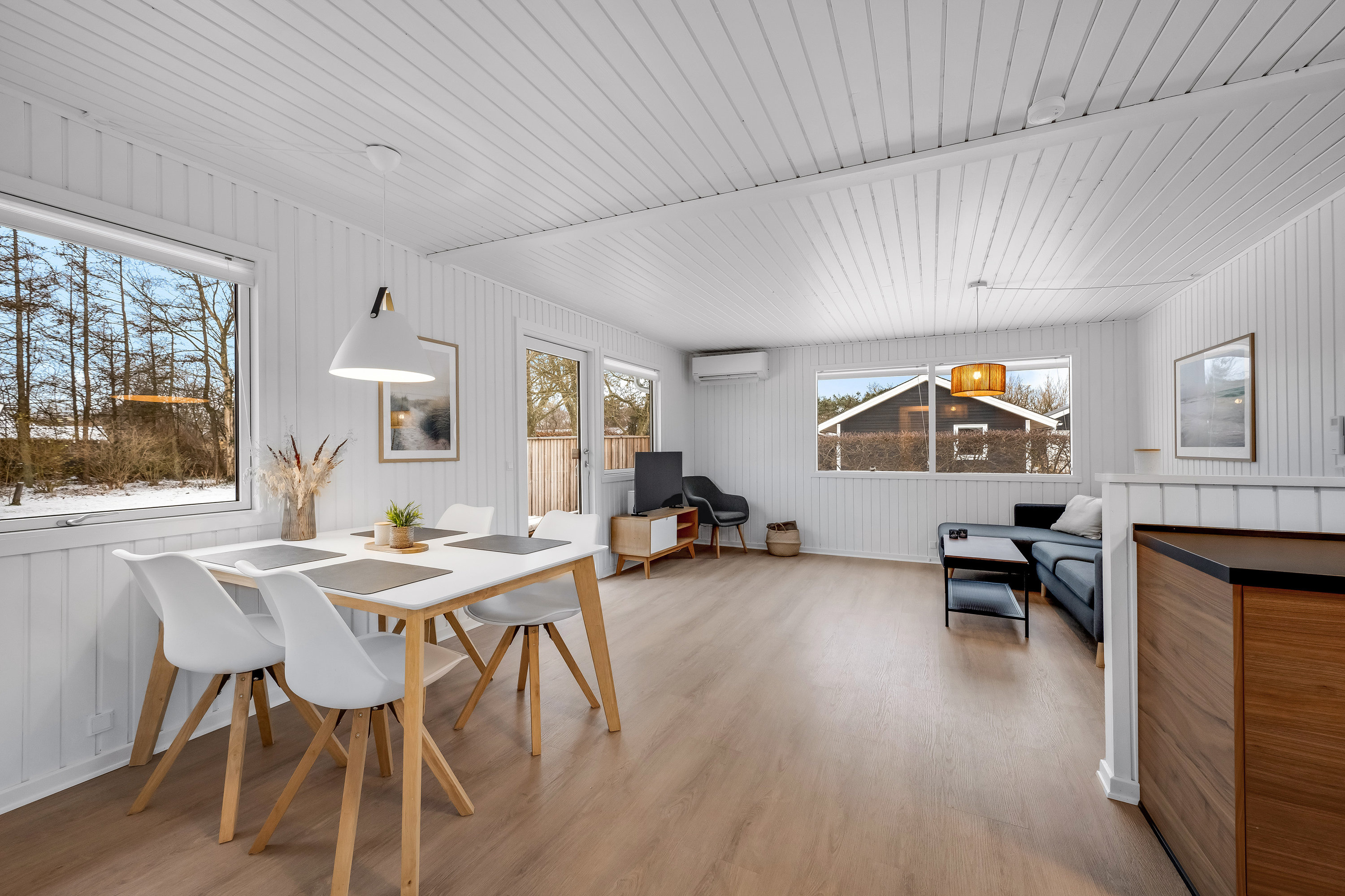 Fremhævet stue billede i fuldskærmstilstand. Billede af Bæverstien 8, Skaven , 6880 Tarm