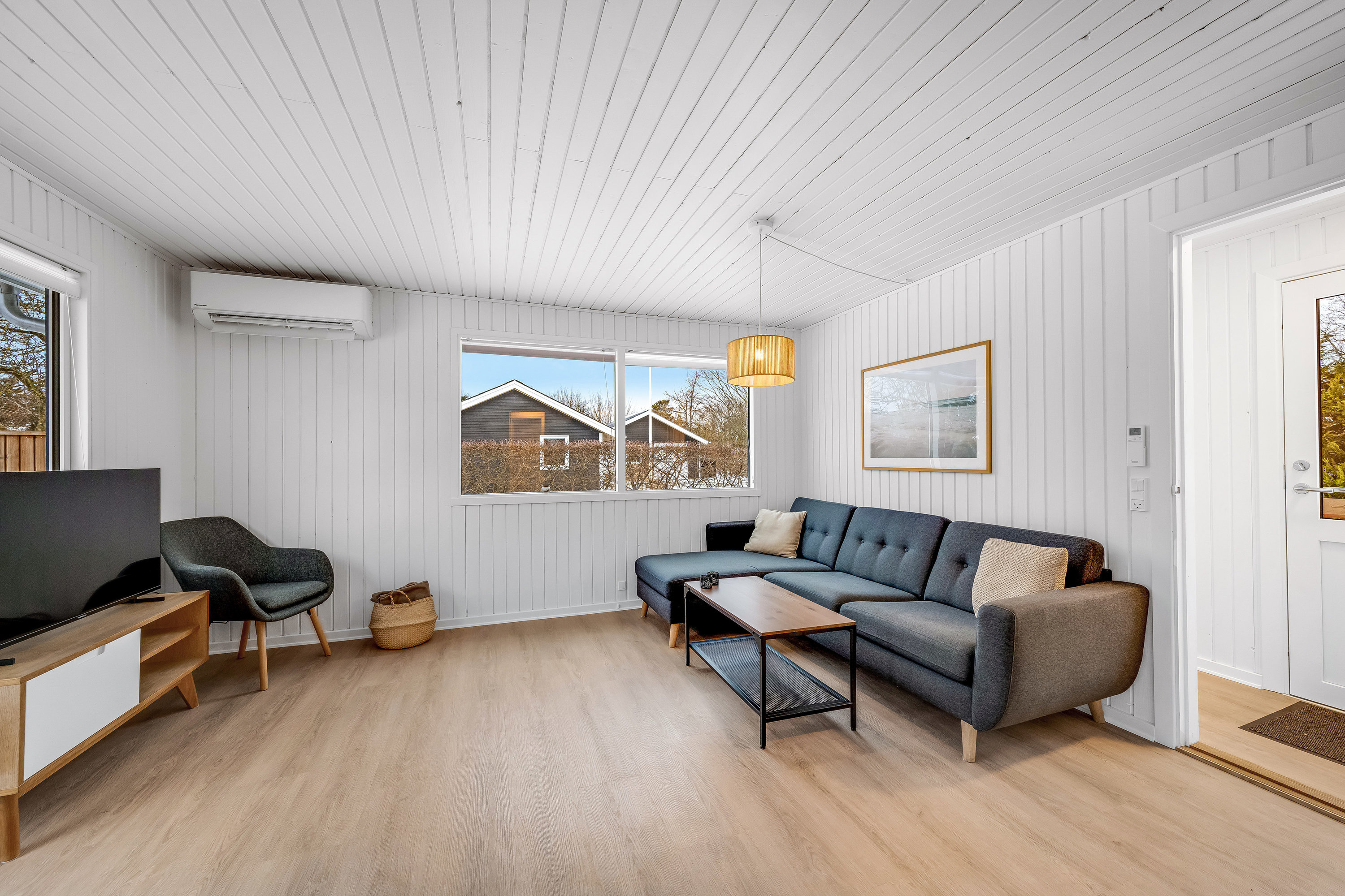 Fremhævet stue billede i fuldskærmstilstand. Billede af Bæverstien 8, Skaven , 6880 Tarm