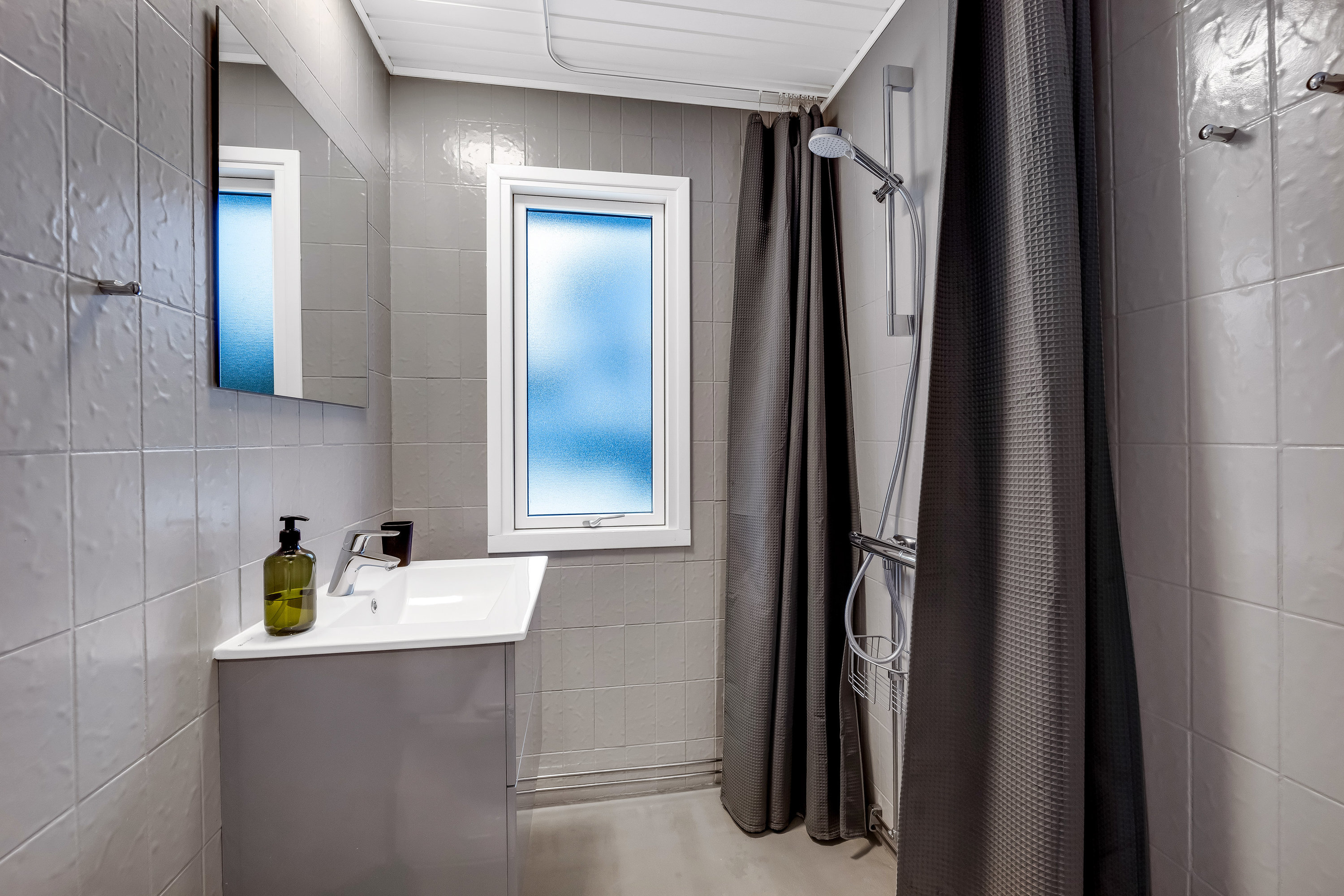 Fremhævet badeværelse billede i fuldskærmstilstand. Billede af Bæverstien 8, Skaven , 6880 Tarm