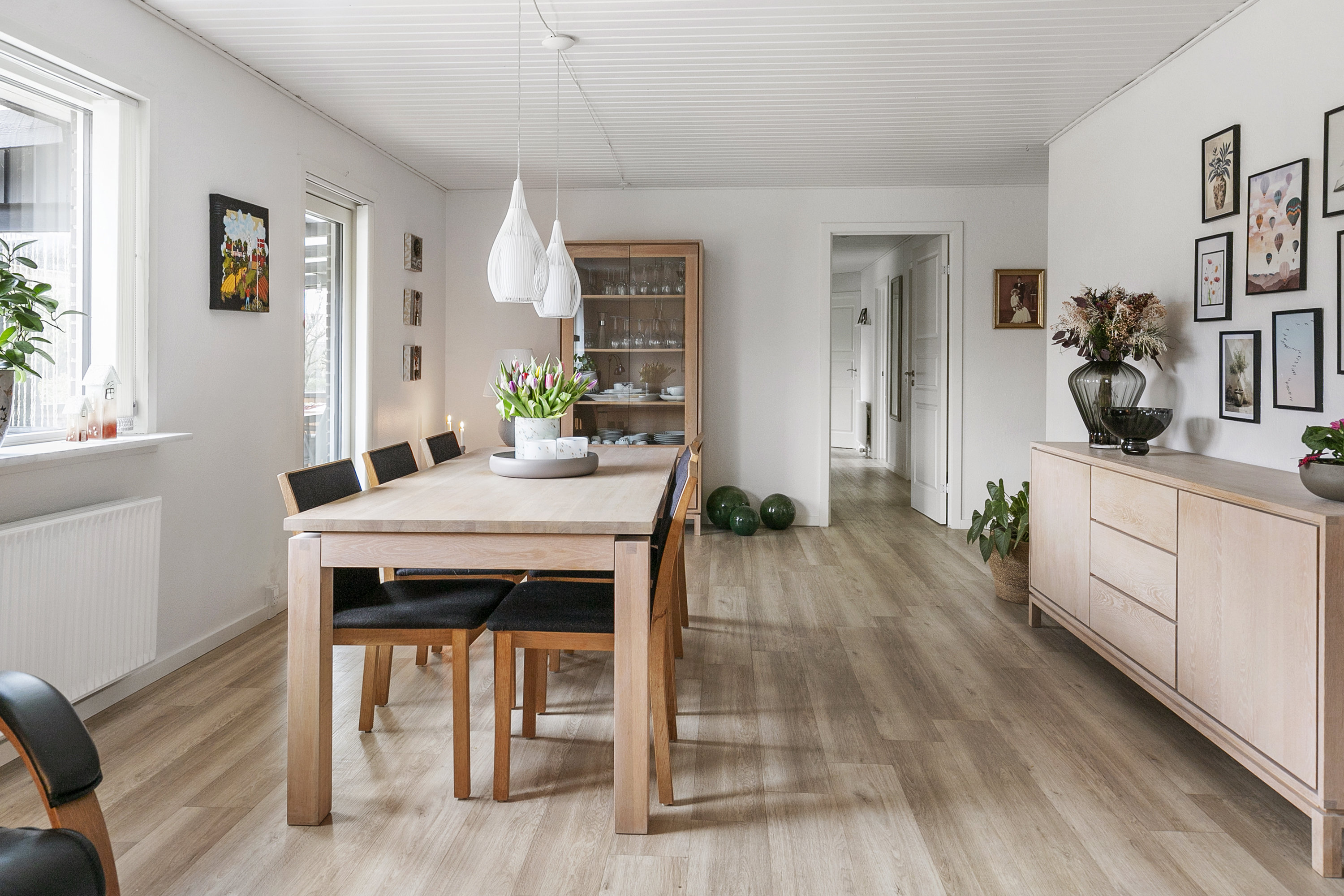 Fremhævet stue billede i fuldskærmstilstand. Billede af Emil Reesens Kvarter 6, 9700 Brønderslev