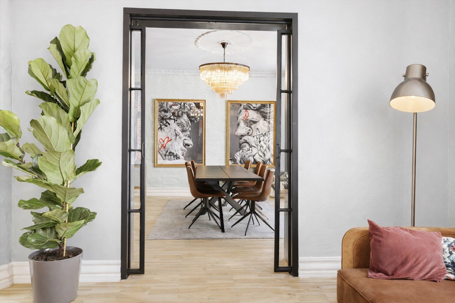 Fremhævet stue billede i fuldskærmstilstand. Billede af Holbergsgade 15, st.. tv., 9000 Aalborg