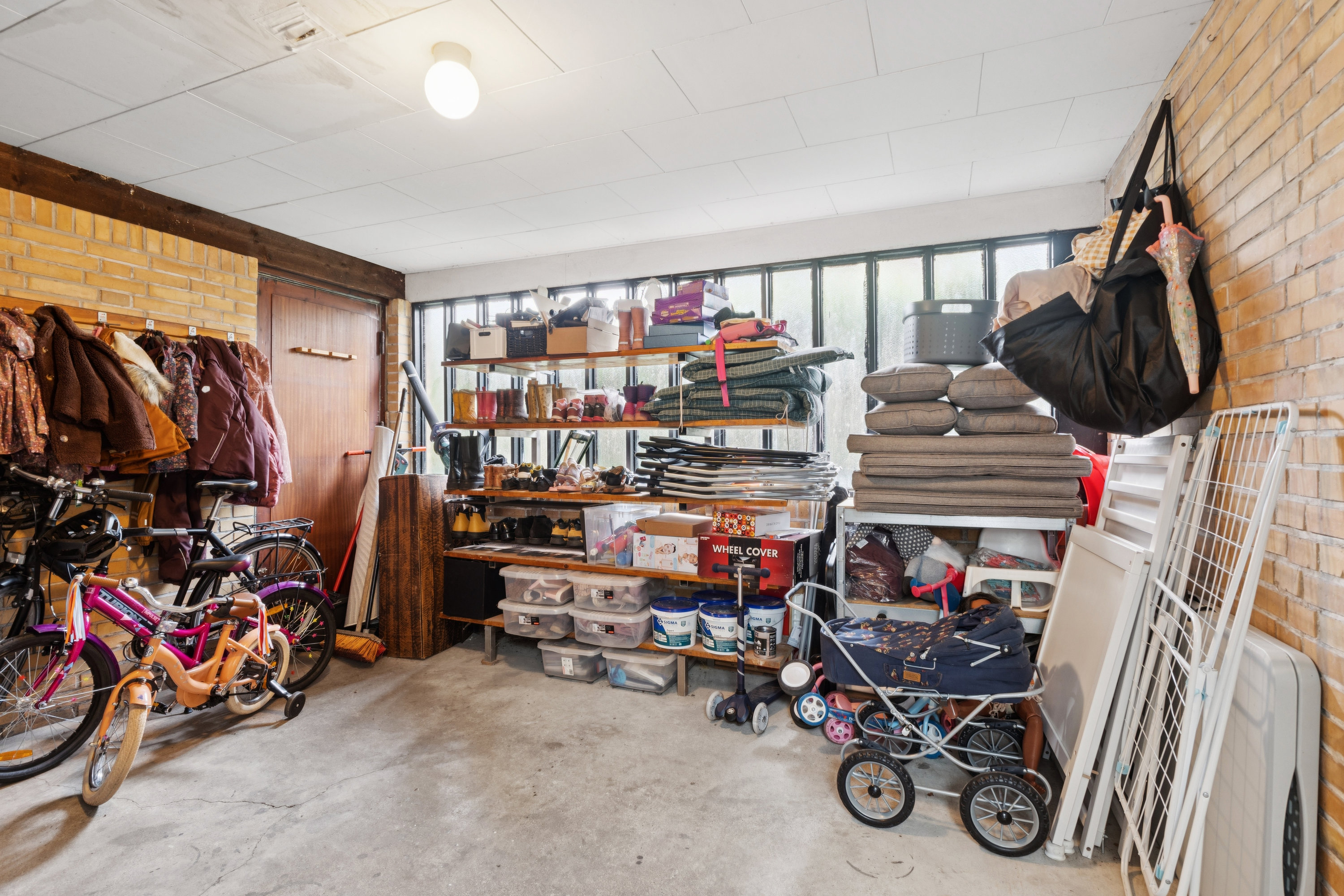 Fremhævet  billede i fuldskærmstilstand. Billede af Hellevangen 34, Gug, 9210 Aalborg SØ