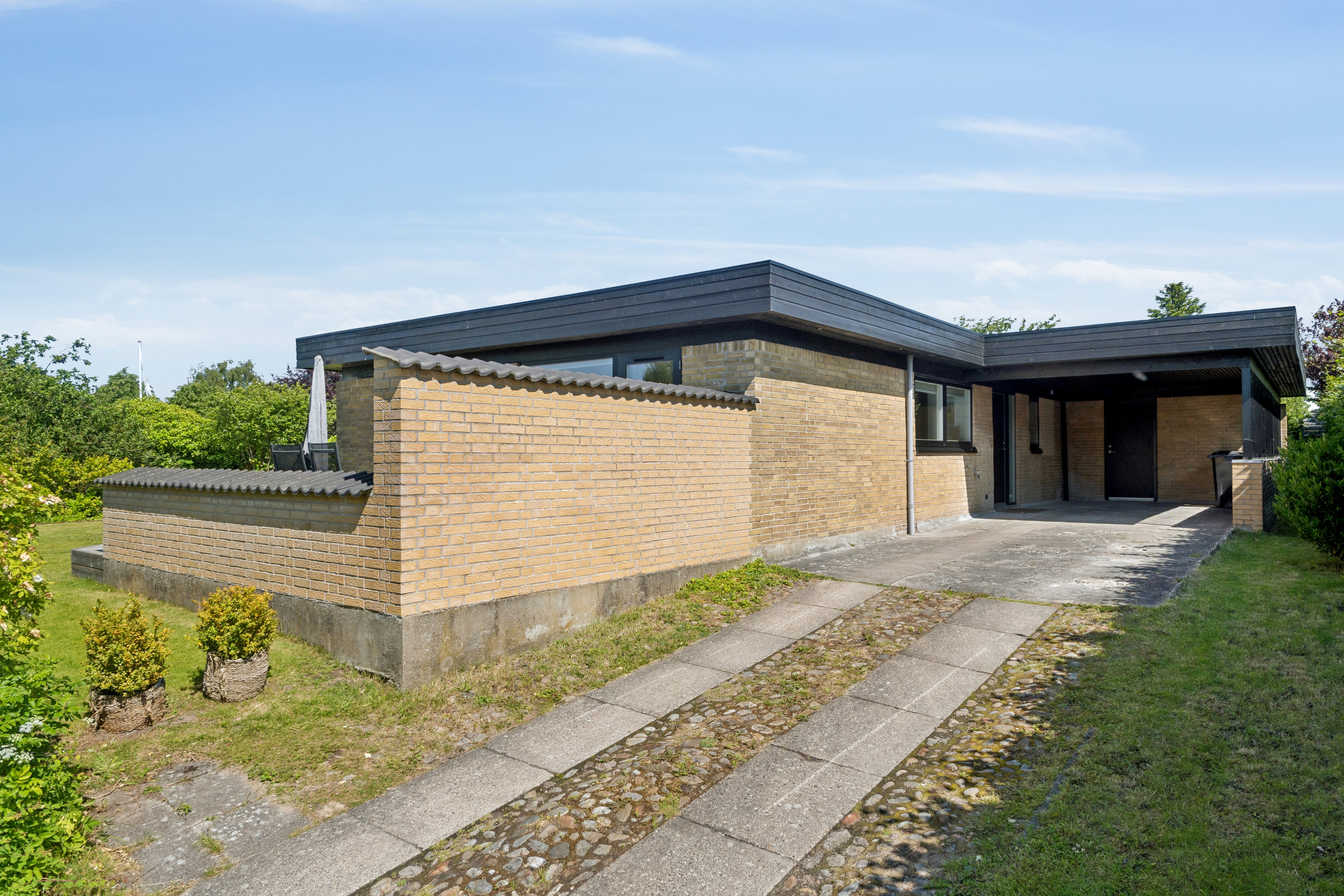 Fremhævet  billede i fuldskærmstilstand. Billede af Hellevangen 34, Gug, 9210 Aalborg SØ