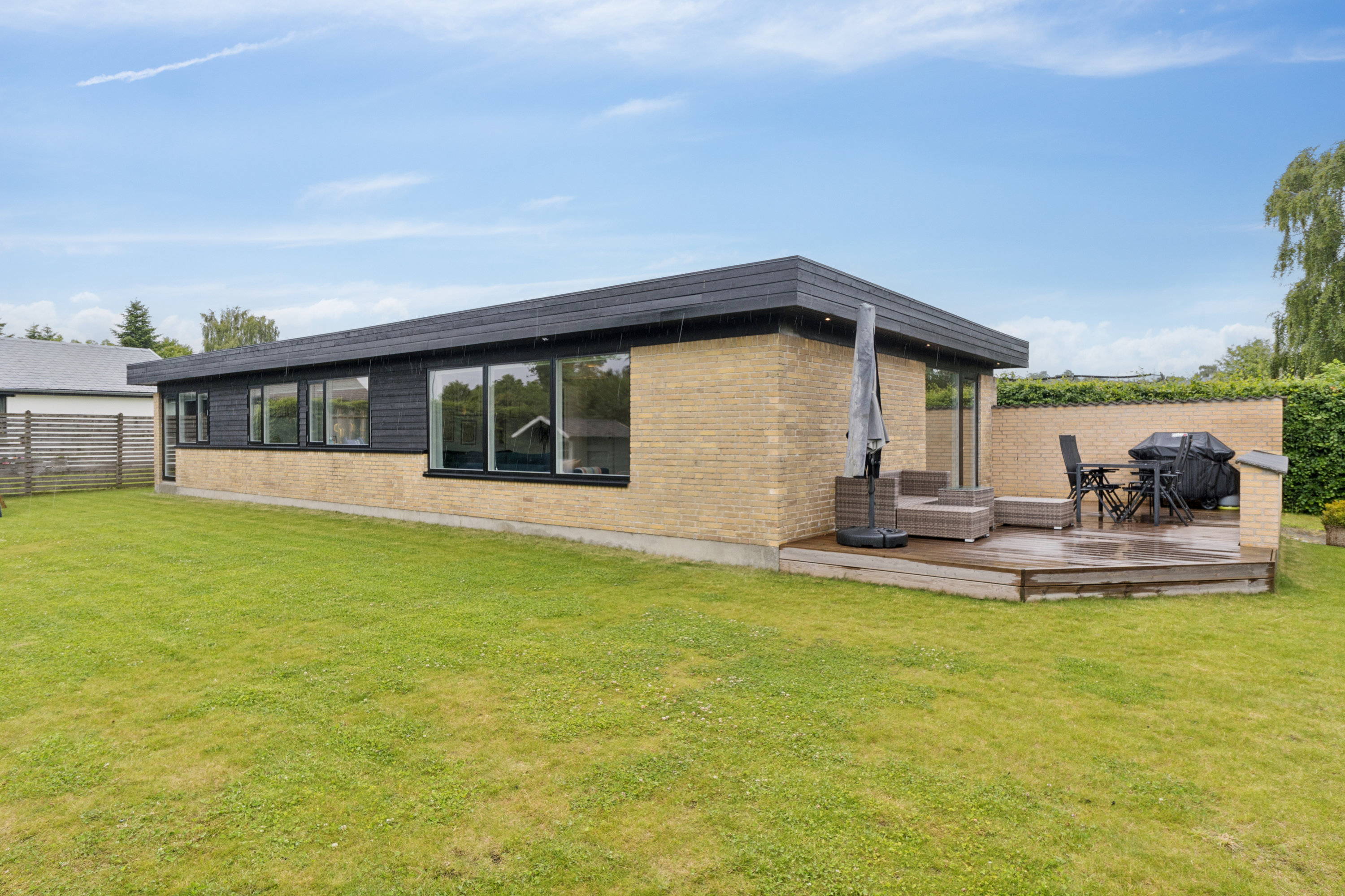 Fremhævet  billede i fuldskærmstilstand. Billede af Hellevangen 34, Gug, 9210 Aalborg SØ