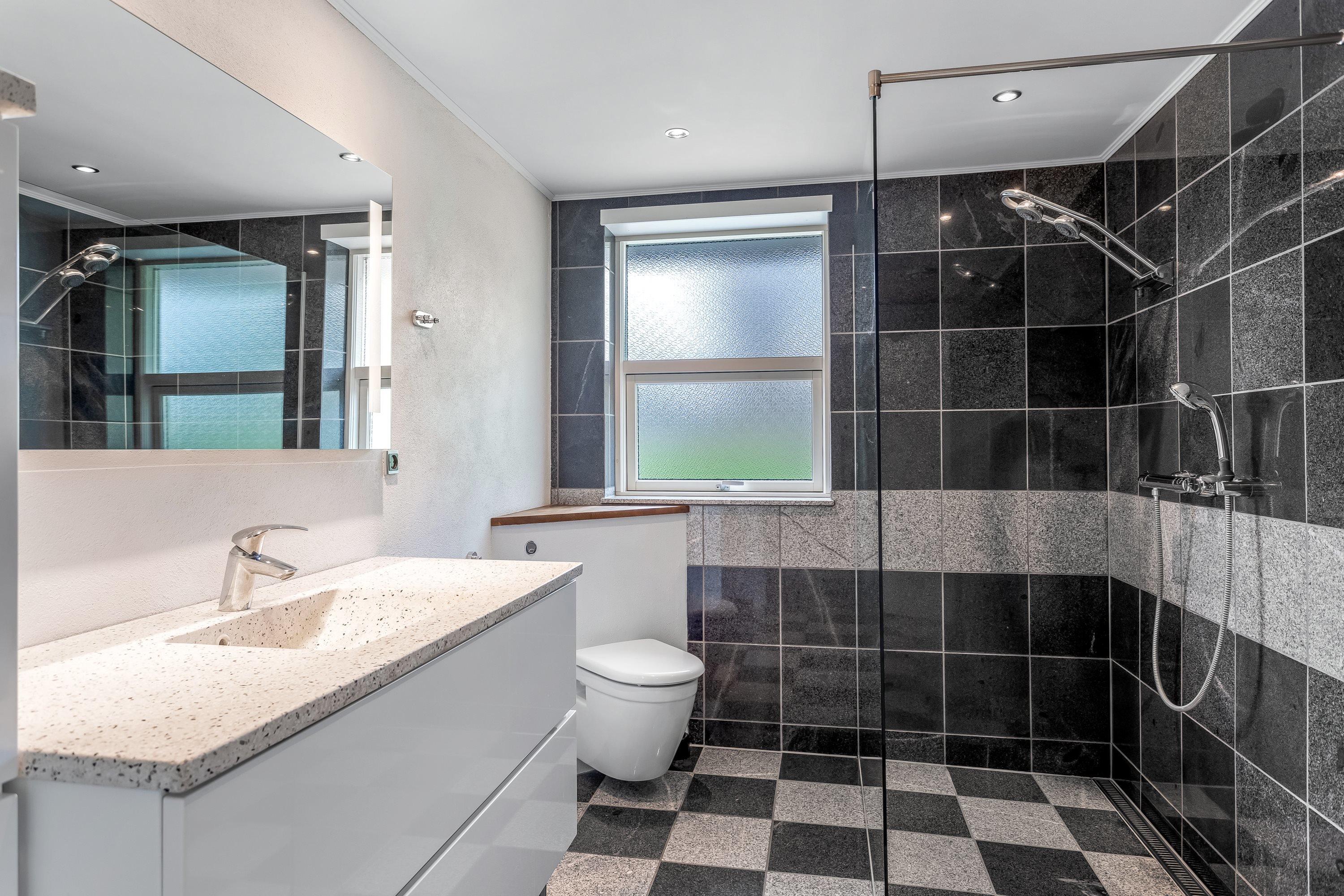 Fremhævet badeværelse billede i fuldskærmstilstand. Billede af Ladelundvej 63, Malt, 6600 Vejen