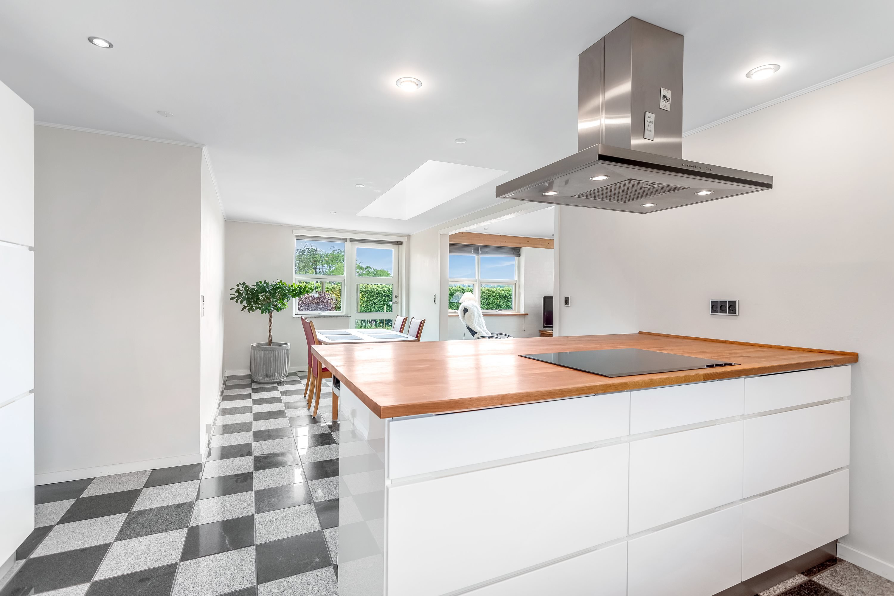 Fremhævet køkken/alrum billede i fuldskærmstilstand. Billede af Ladelundvej 63, Malt, 6600 Vejen