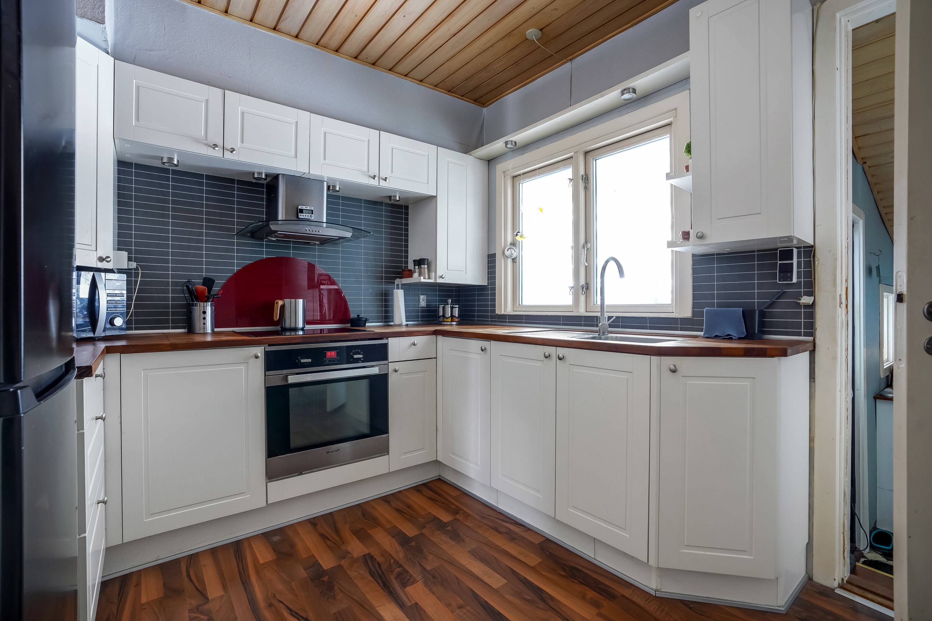 Fremhævet køkken billede i fuldskærmstilstand. Billede af Myntevænget 15, 5500 Middelfart