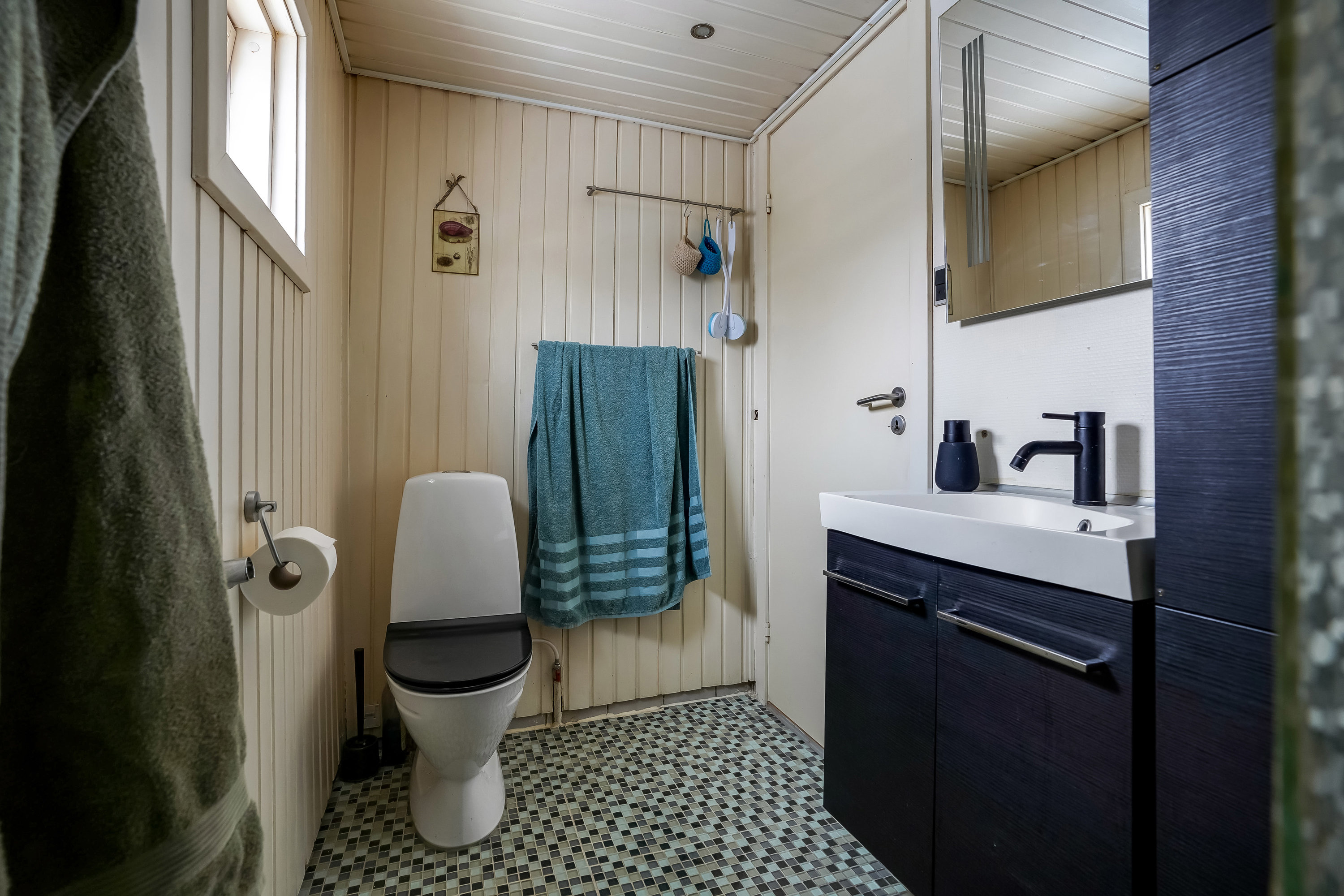 Fremhævet toilet billede i fuldskærmstilstand. Billede af Myntevænget 15, 5500 Middelfart