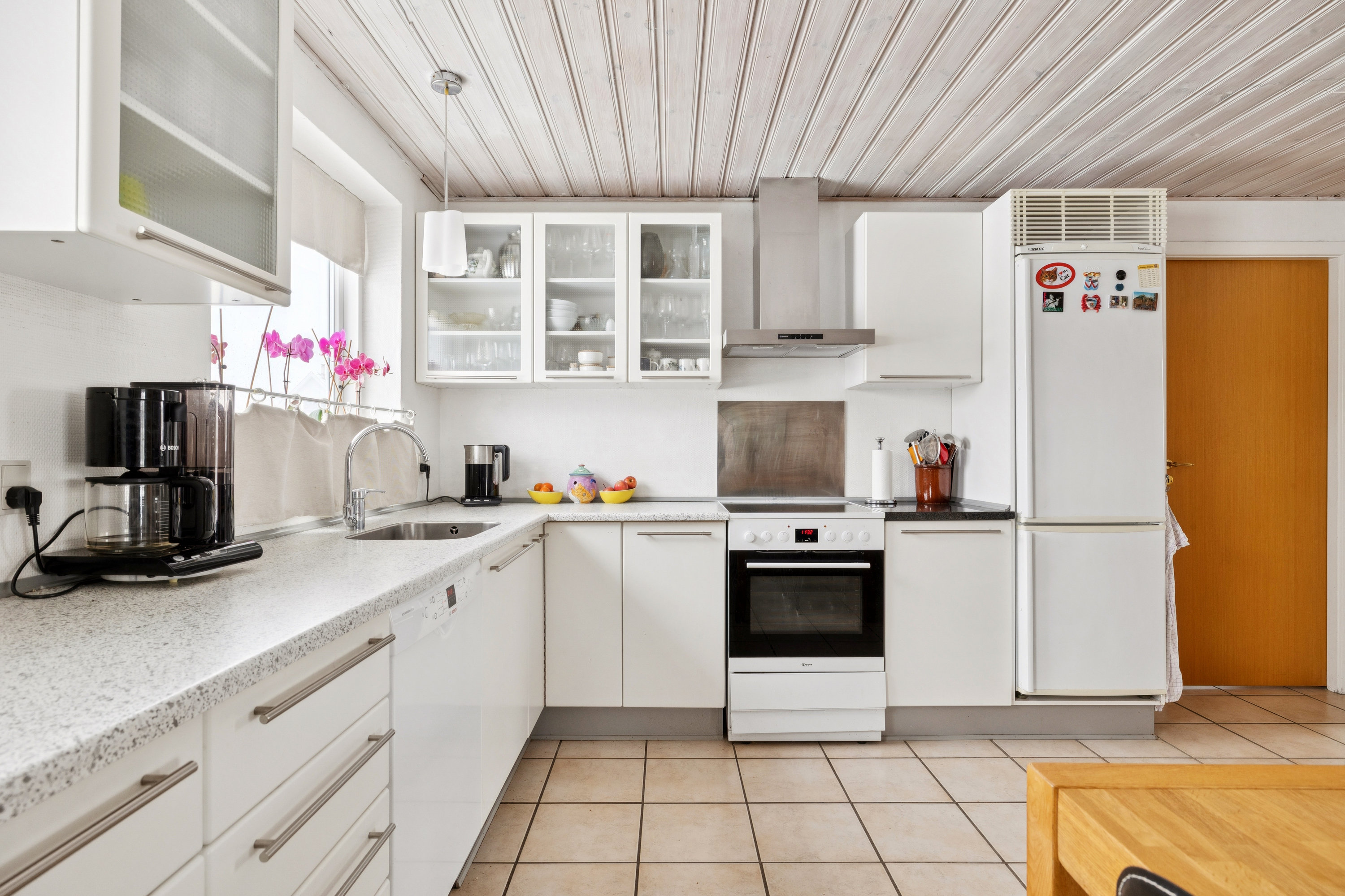 Fremhævet køkken billede i fuldskærmstilstand. Billede af Klydevej 11, Øster Hurup, 9560 Hadsund