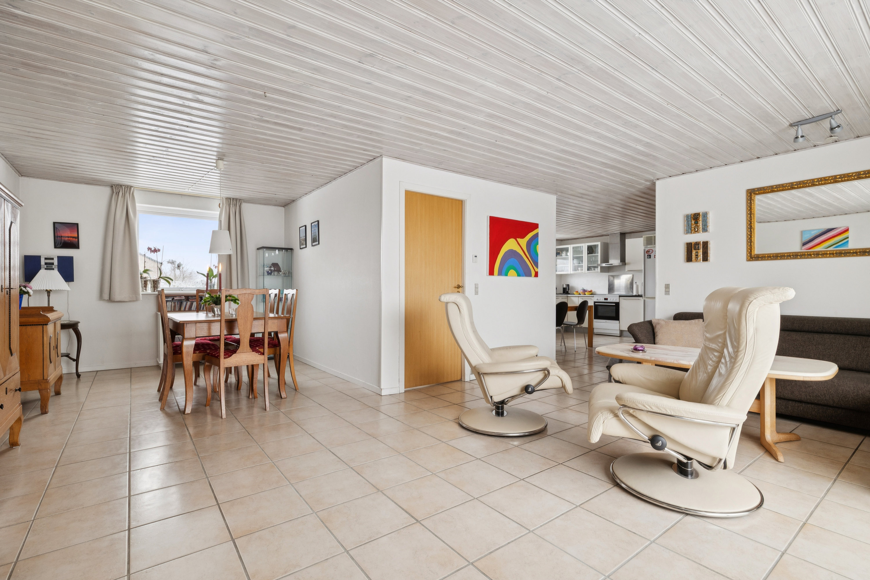 Fremhævet stue billede i fuldskærmstilstand. Billede af Klydevej 11, Øster Hurup, 9560 Hadsund