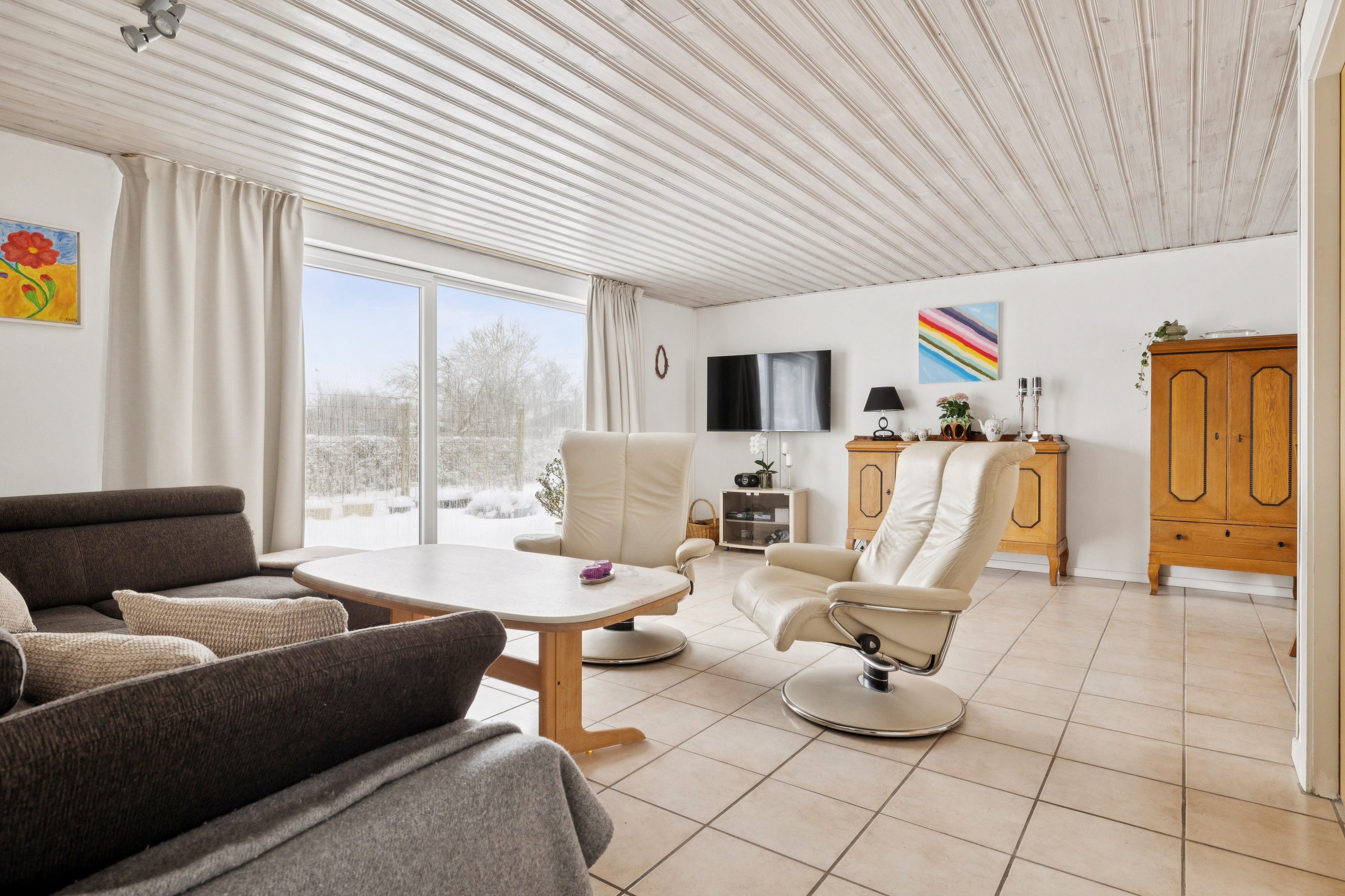 Fremhævet stue billede i fuldskærmstilstand. Billede af Klydevej 11, Øster Hurup, 9560 Hadsund