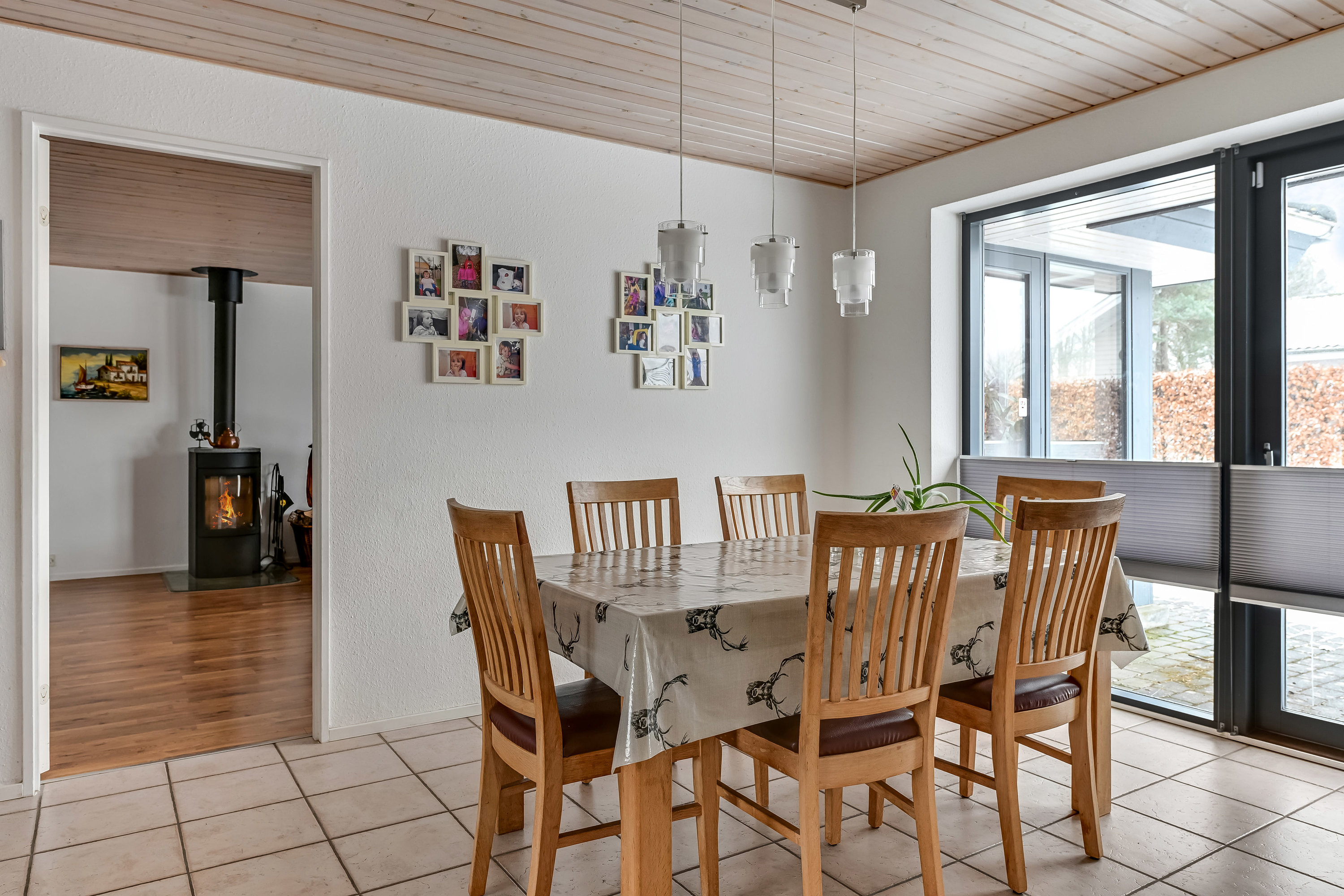 Fremhævet stue billede i fuldskærmstilstand. Billede af Lærkehøj 19, 6840 Oksbøl