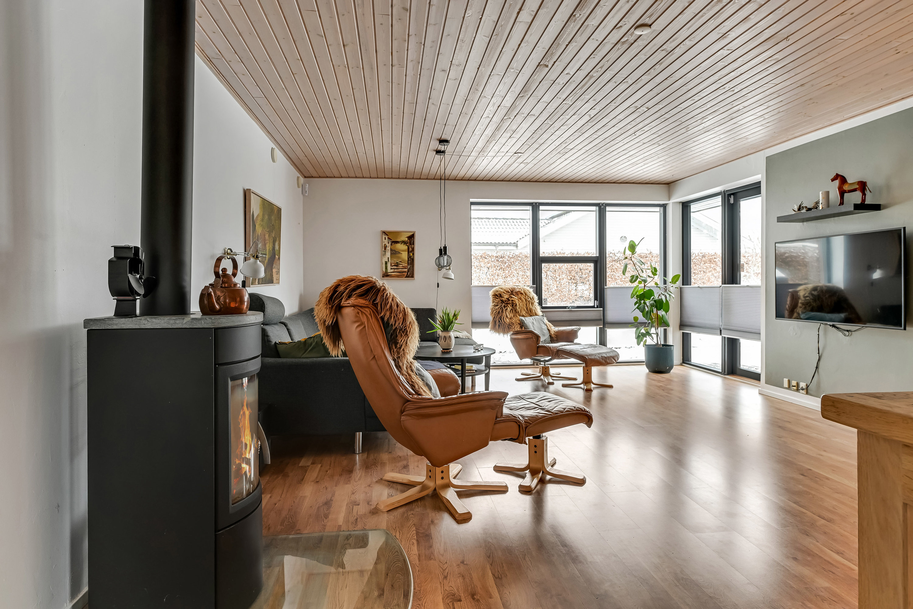 Fremhævet stue billede i fuldskærmstilstand. Billede af Lærkehøj 19, 6840 Oksbøl