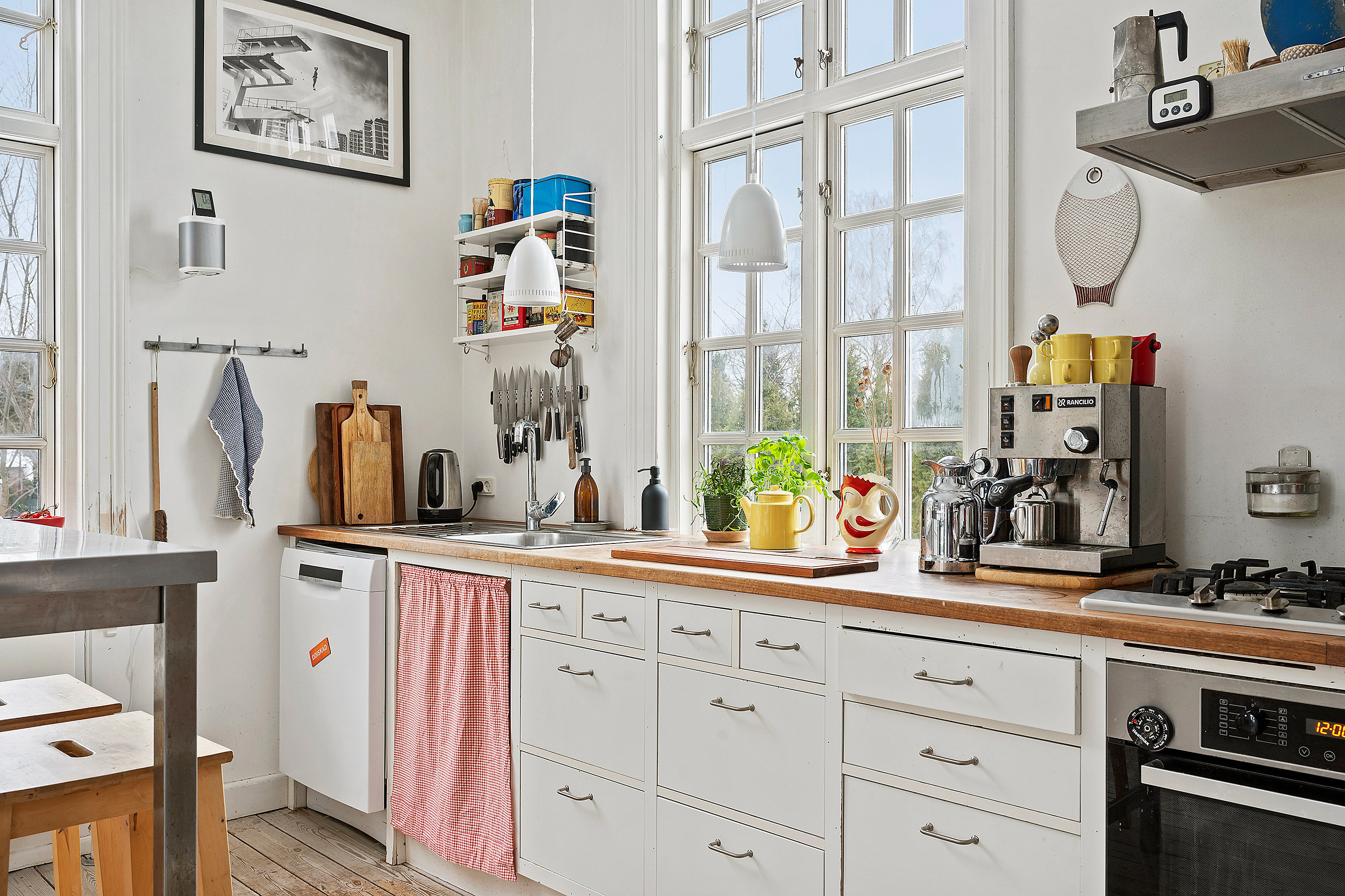 Fremhævet køkken billede i fuldskærmstilstand. Billede af Efterårsvej 2, 2920 Charlottenlund