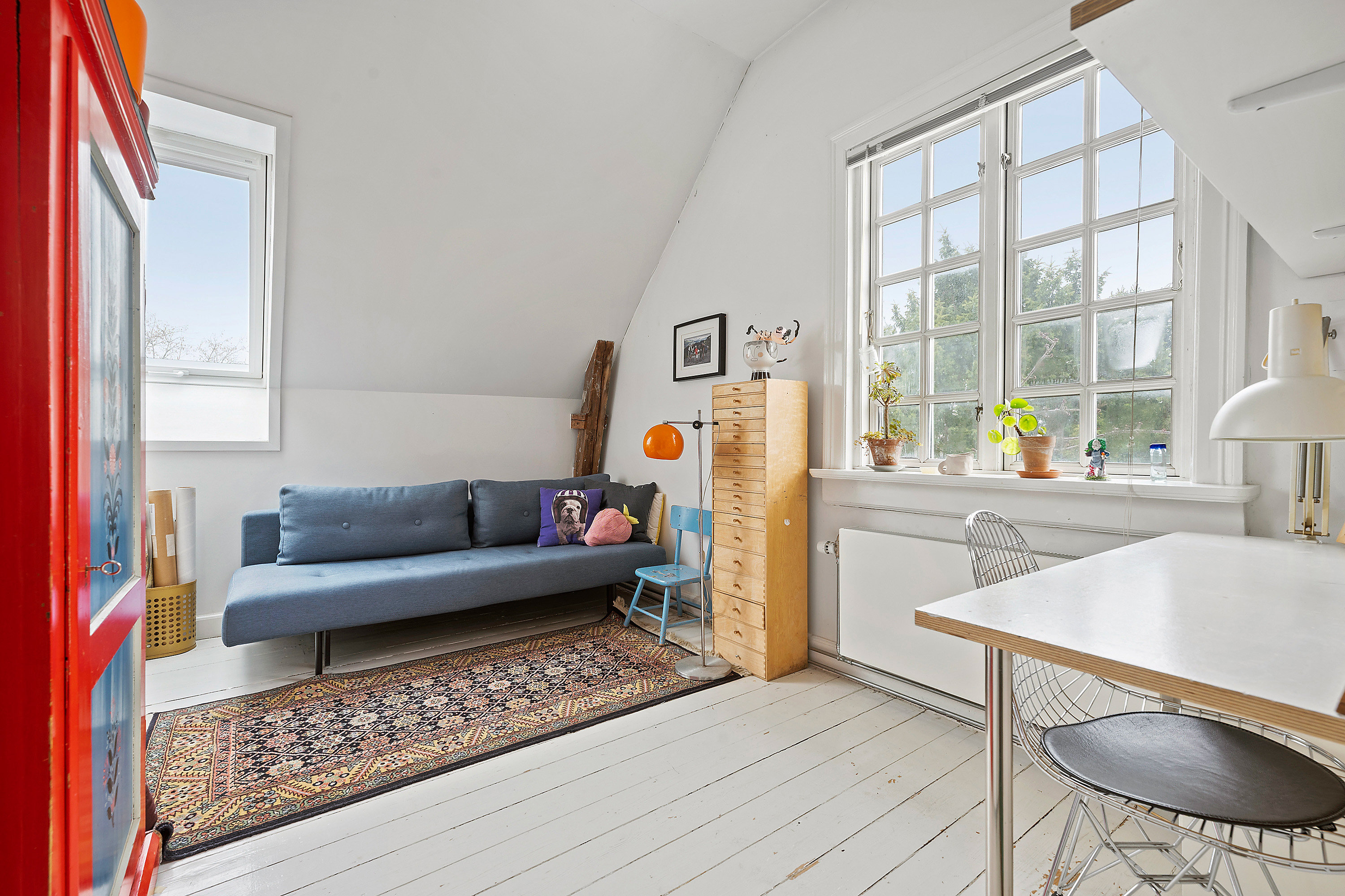 Fremhævet stue billede i fuldskærmstilstand. Billede af Efterårsvej 2, 2920 Charlottenlund