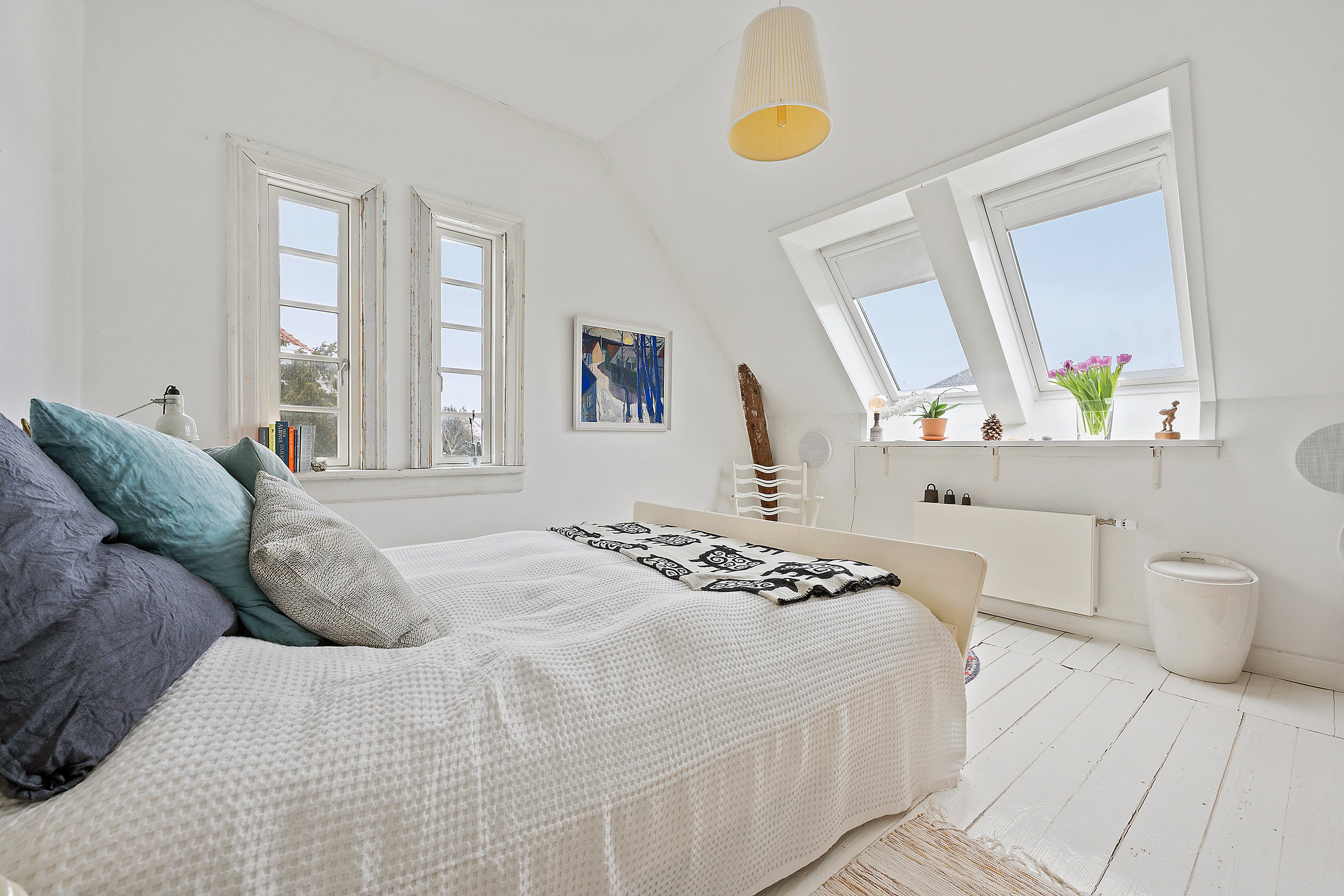 Fremhævet soveværelse billede i fuldskærmstilstand. Billede af Efterårsvej 2, 2920 Charlottenlund