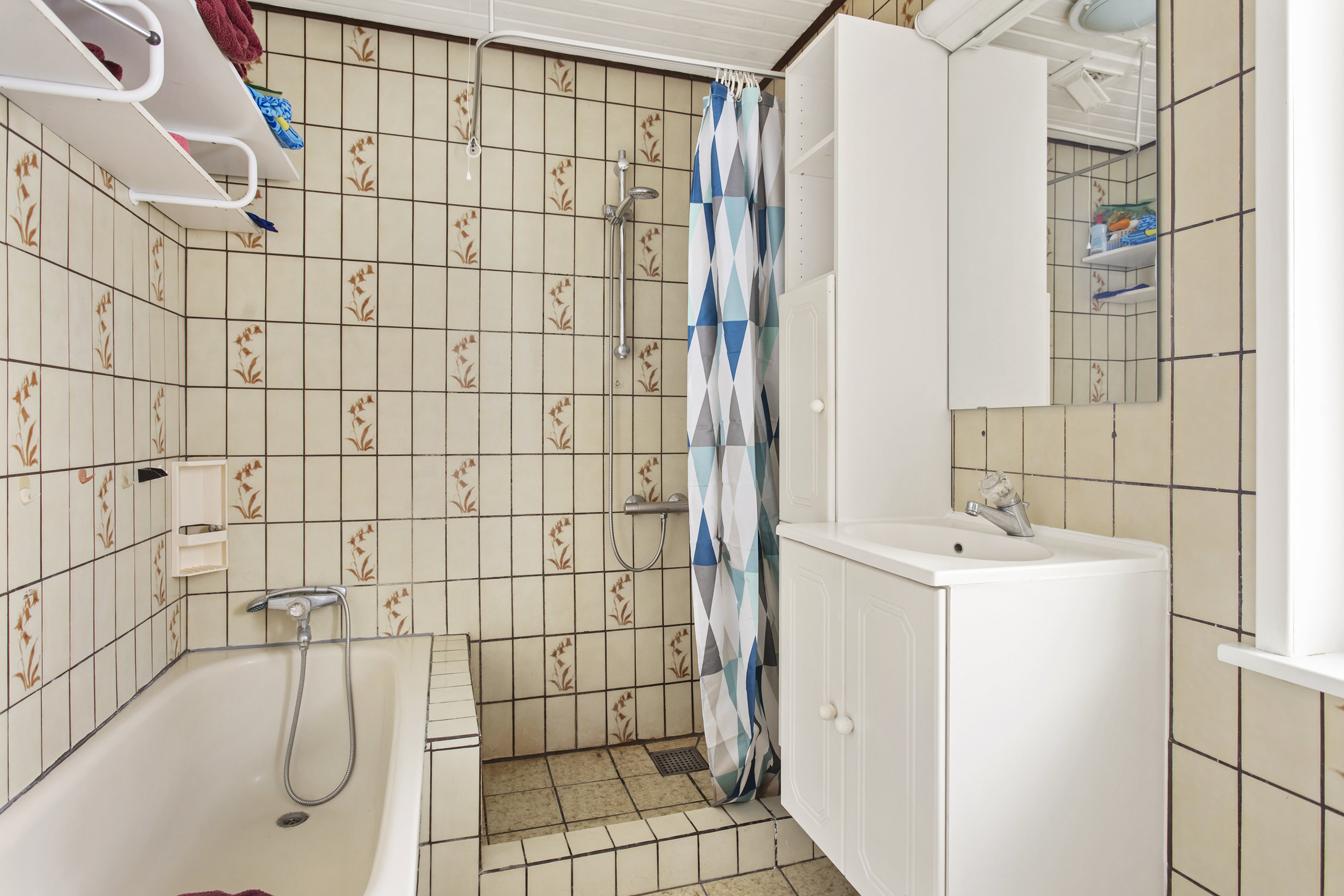 Fremhævet badeværelse billede i fuldskærmstilstand. Billede af Agnethevej 32, 9900 Frederikshavn