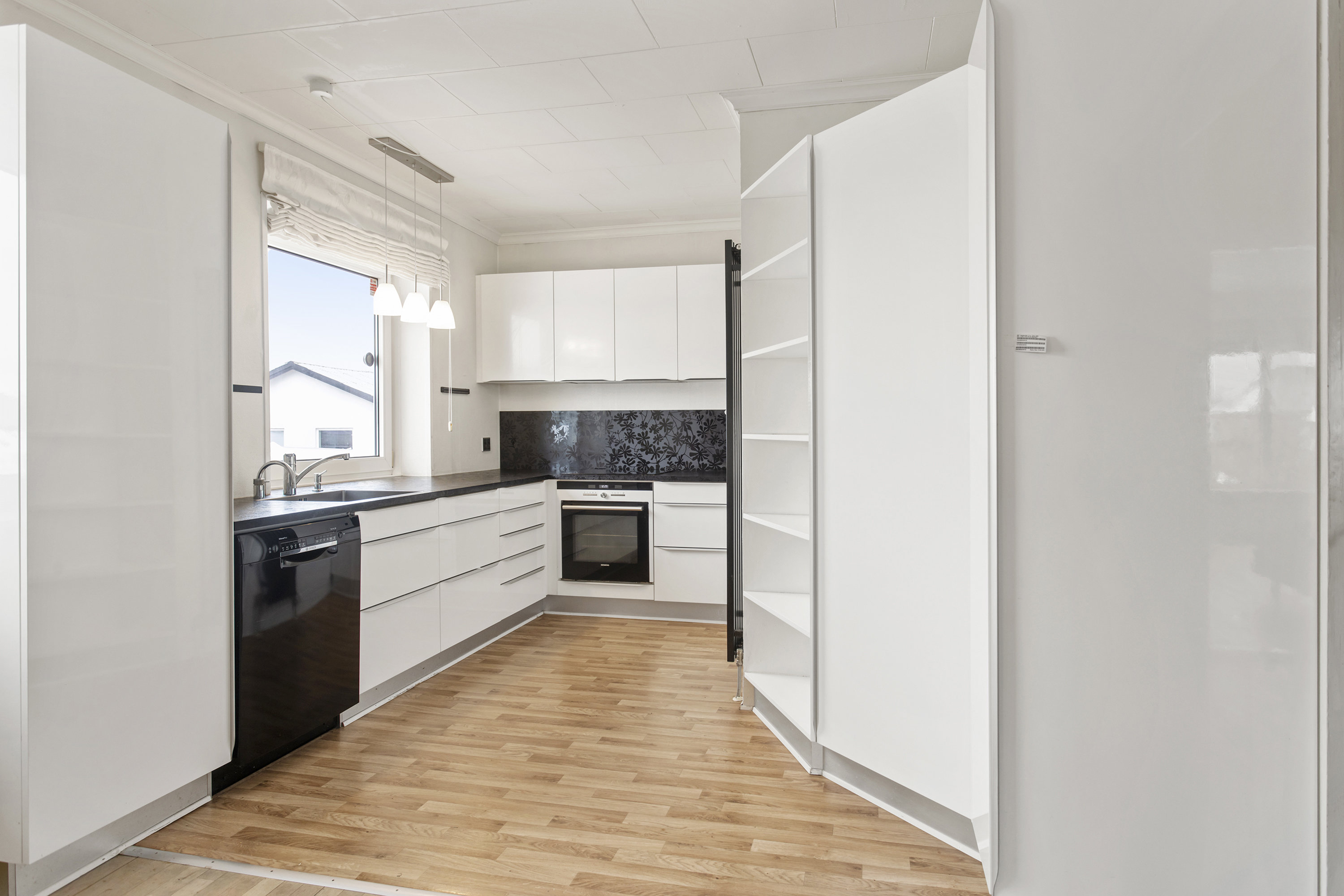 Fremhævet køkken billede i fuldskærmstilstand. Billede af Agnethevej 32, 9900 Frederikshavn