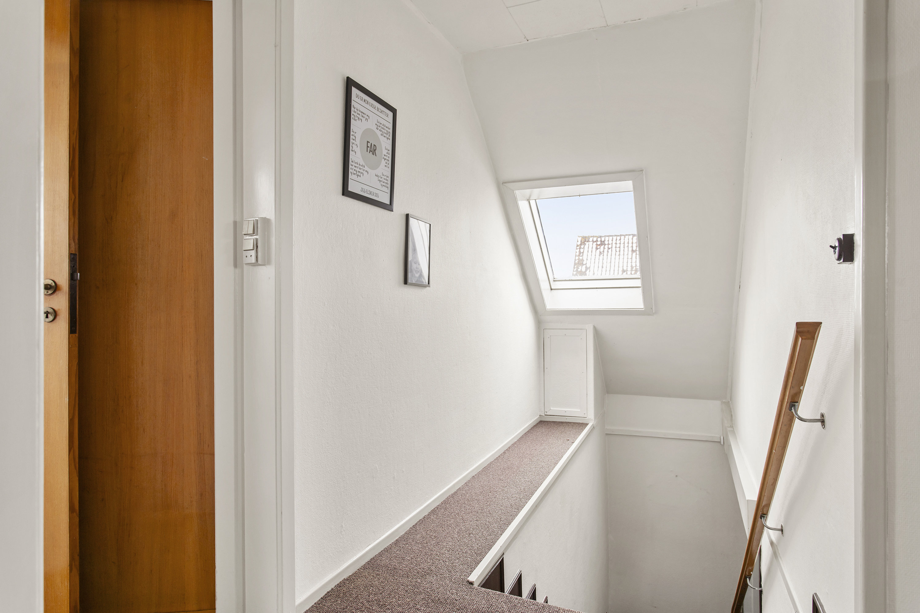 Fremhævet trappeopgang billede i fuldskærmstilstand. Billede af Agnethevej 32, 9900 Frederikshavn