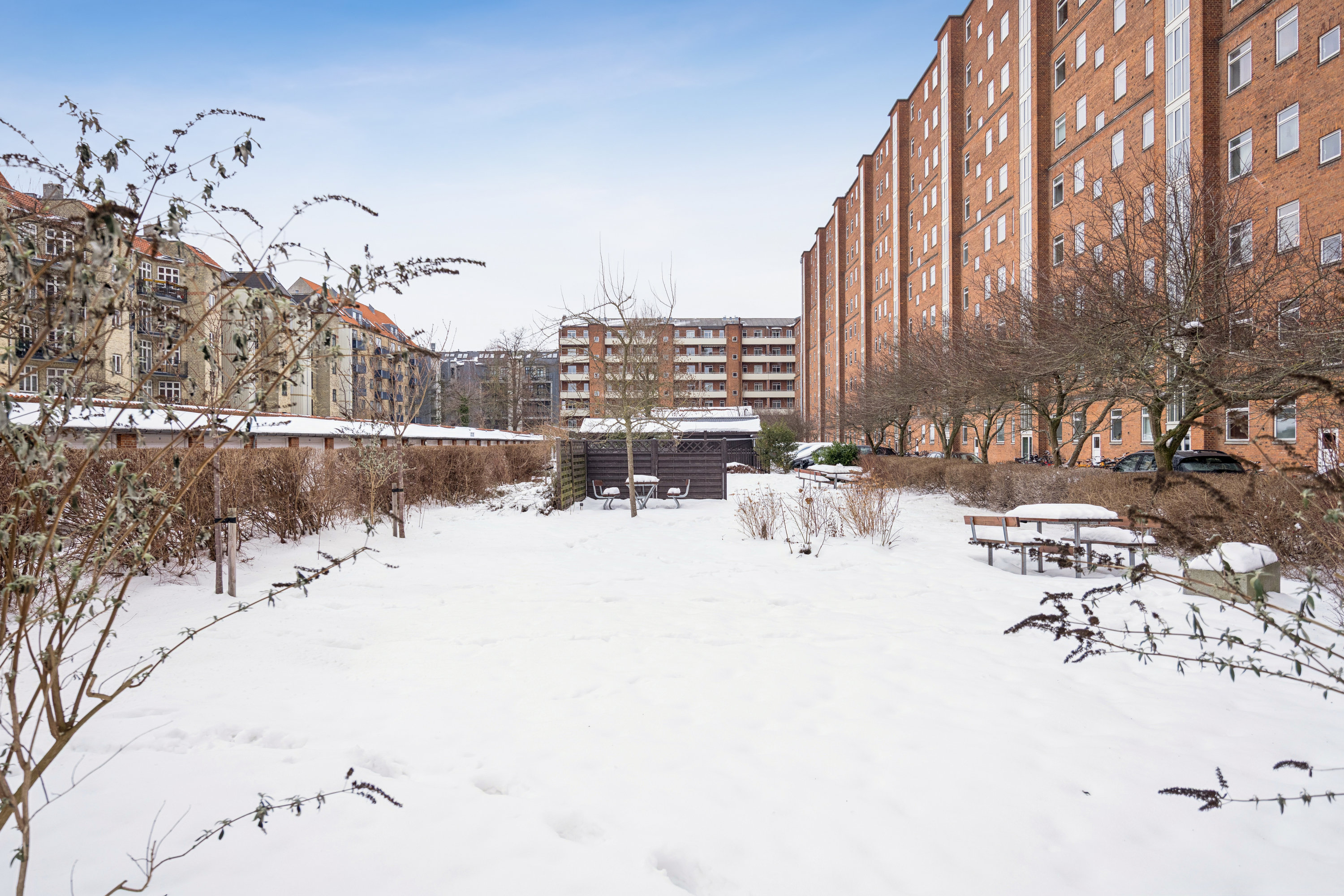 Fremhævet andet billede i fuldskærmstilstand. Billede af Aksel Møllers Have 22, 4. tv., 2000 Frederiksberg