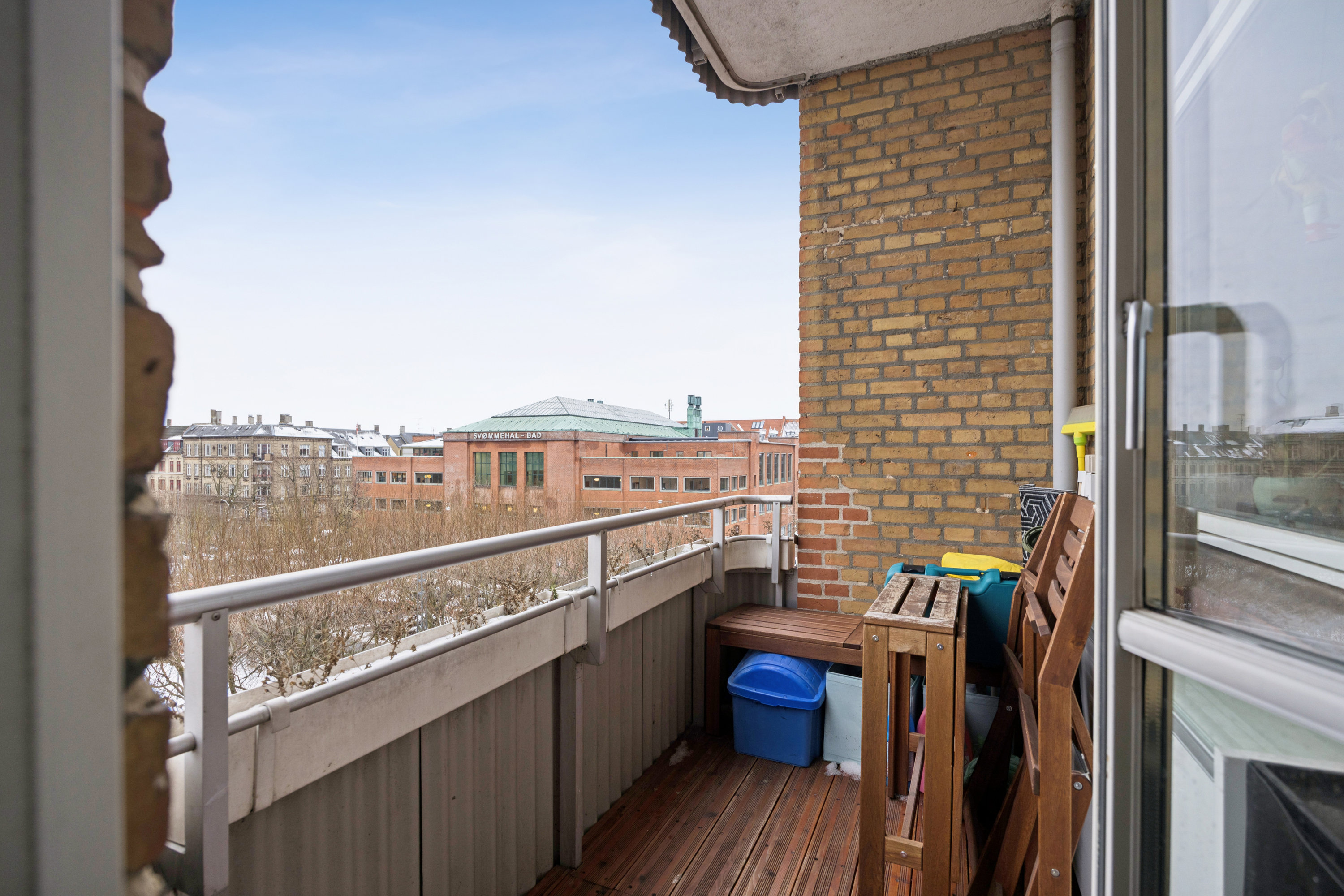 Fremhævet altan billede i fuldskærmstilstand. Billede af Aksel Møllers Have 22, 4. tv., 2000 Frederiksberg