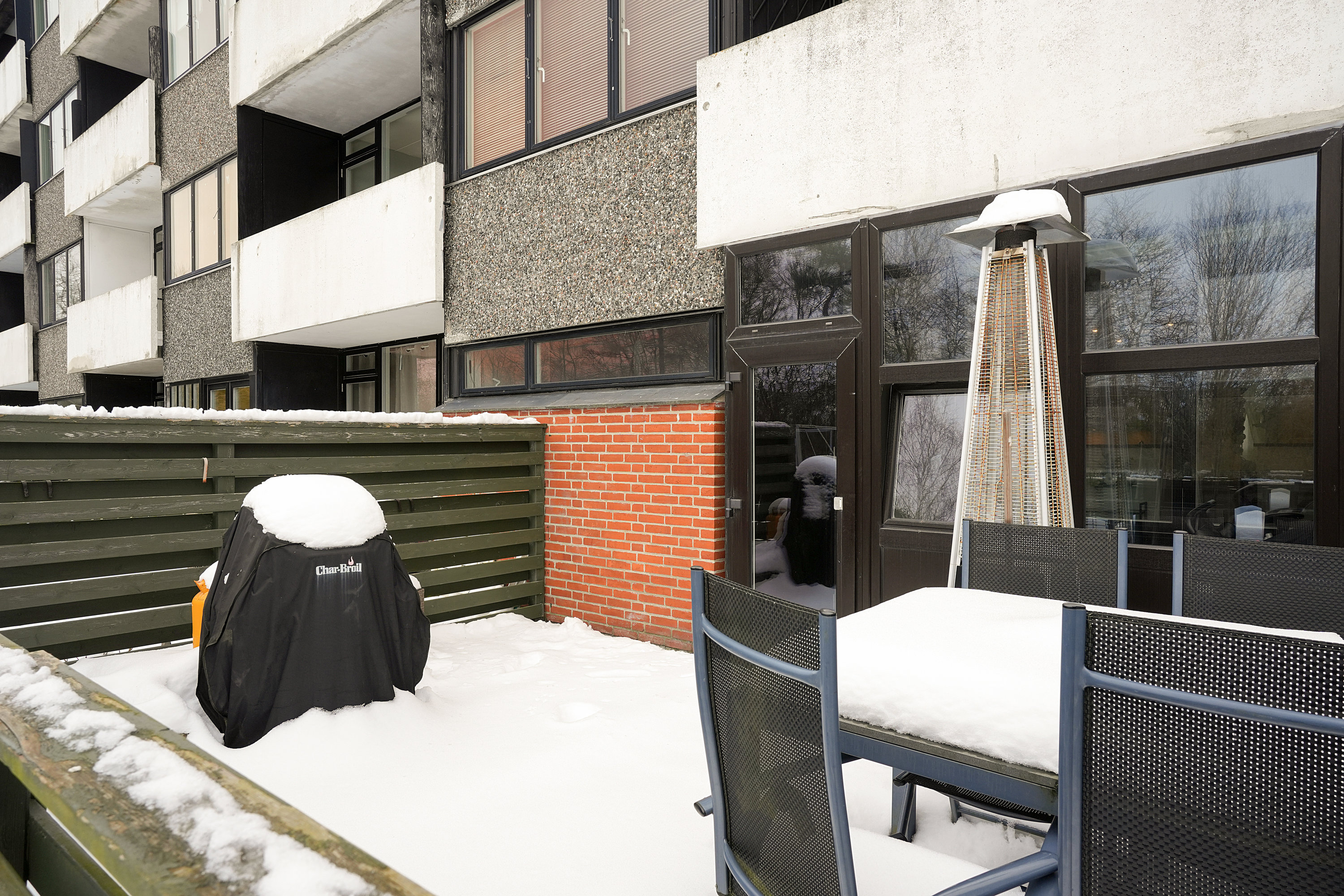 Fremhævet terrasse billede i fuldskærmstilstand. Billede af Teglgårdsvej 403, st.. th., 3050 Humlebæk