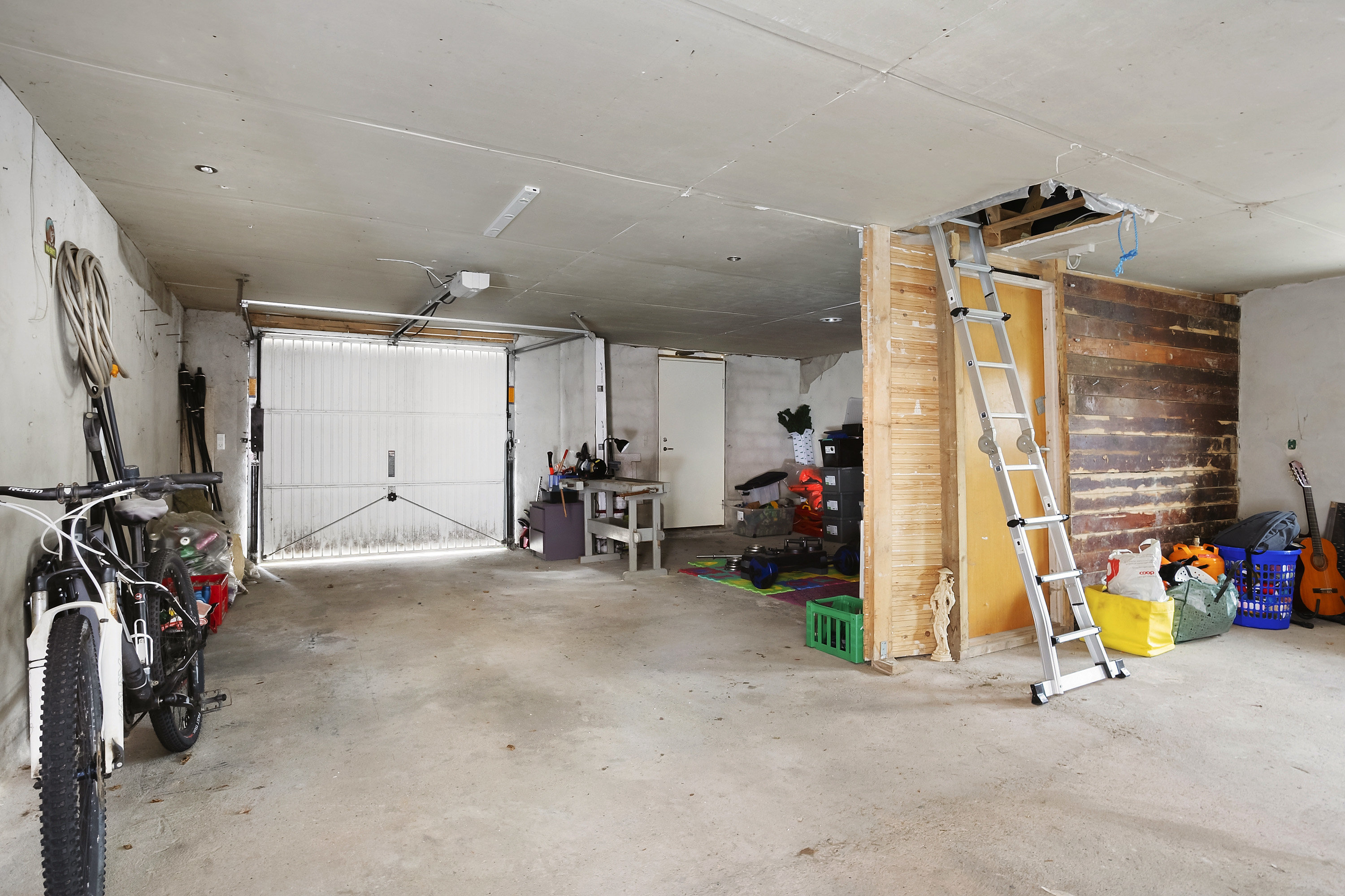 Fremhævet garage billede i fuldskærmstilstand. Billede af Tværgade 16, 6621 Gesten