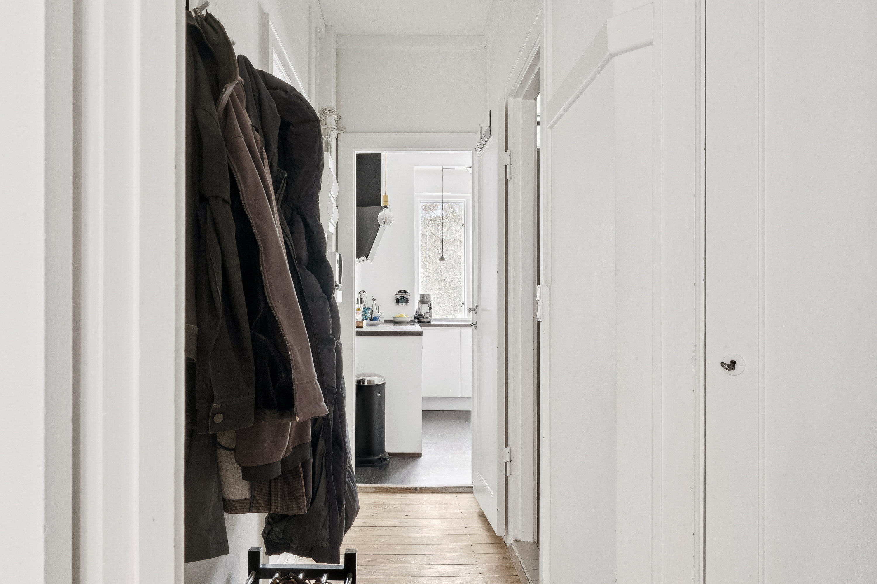 Fremhævet gang billede i fuldskærmstilstand. Billede af Ourøgade 31, 1. tv., 2100 København Ø