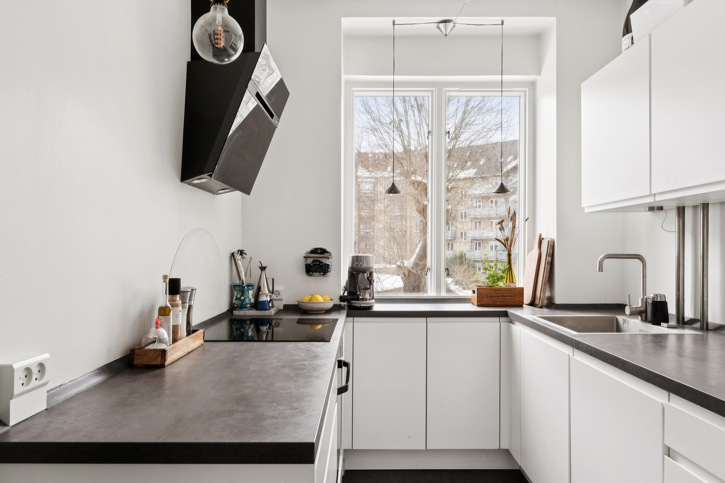 Fremhævet køkken billede i fuldskærmstilstand. Billede af Ourøgade 31, 1. tv., 2100 København Ø