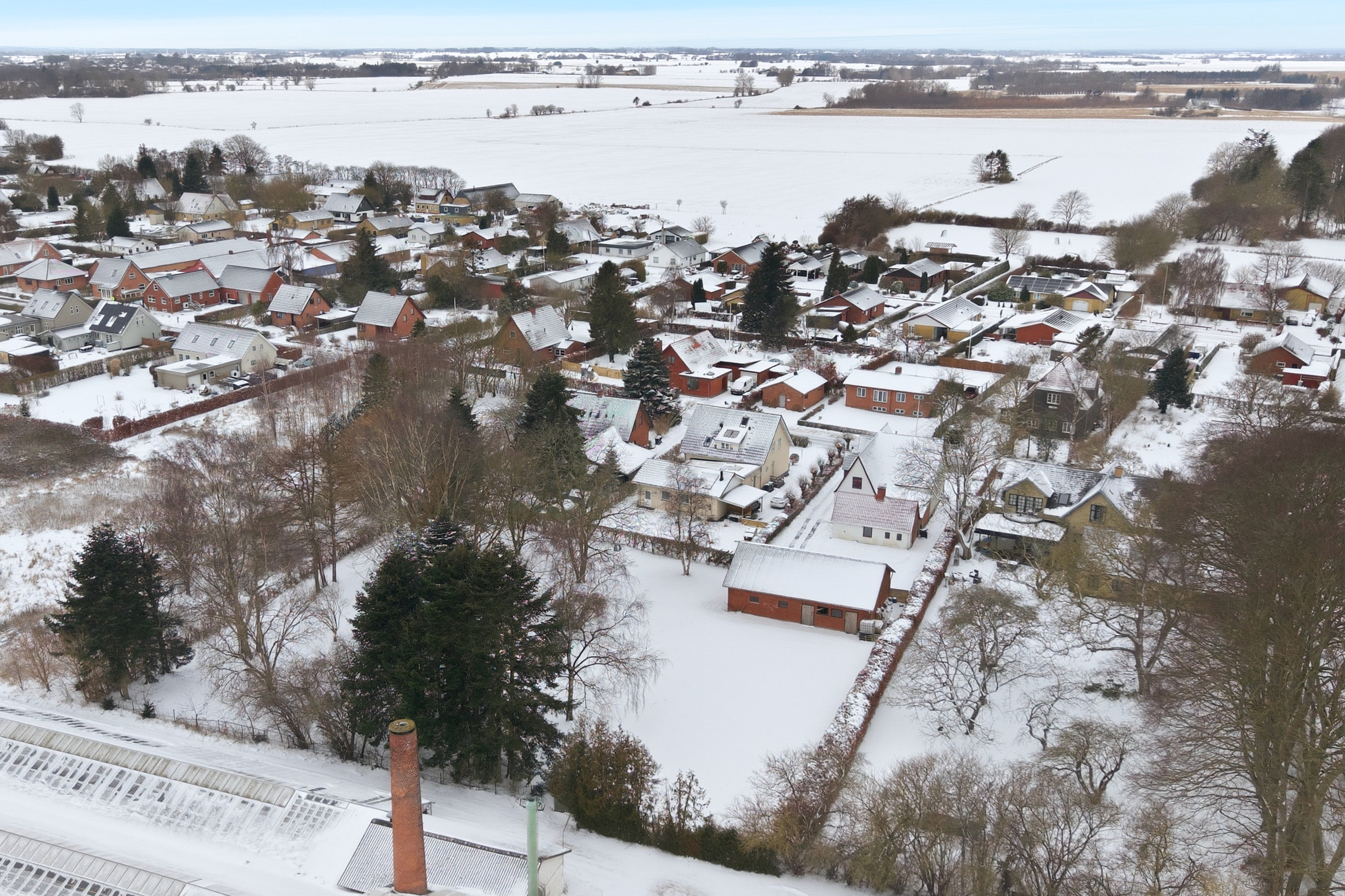Fremhævet luftfoto billede i fuldskærmstilstand. Billede af Stationsvej 9, Uggerslev, 5450 Otterup