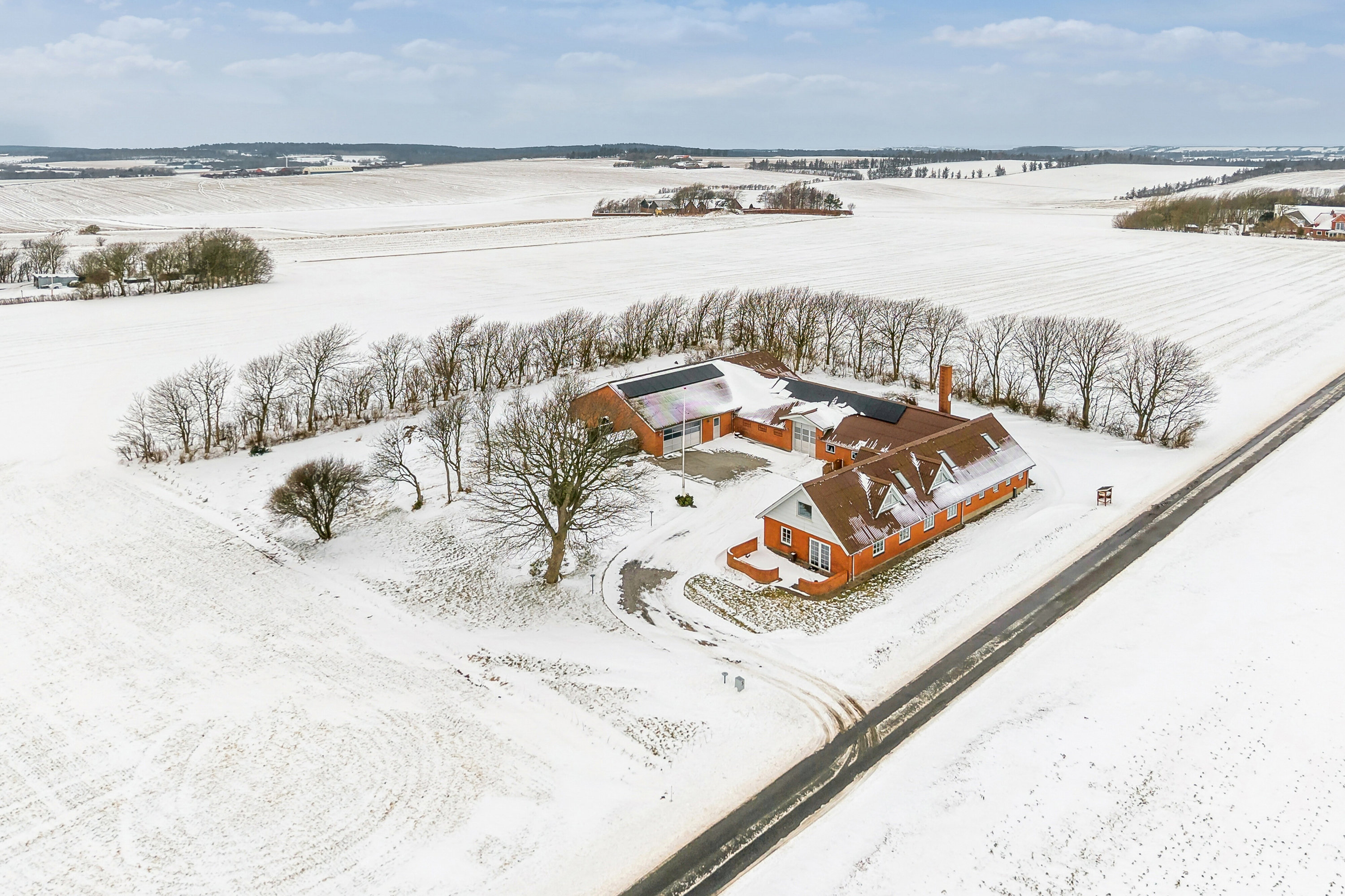 Fremhævet luftfoto billede i fuldskærmstilstand. Billede af Buskkærvej 5, Tved, 7700 Thisted