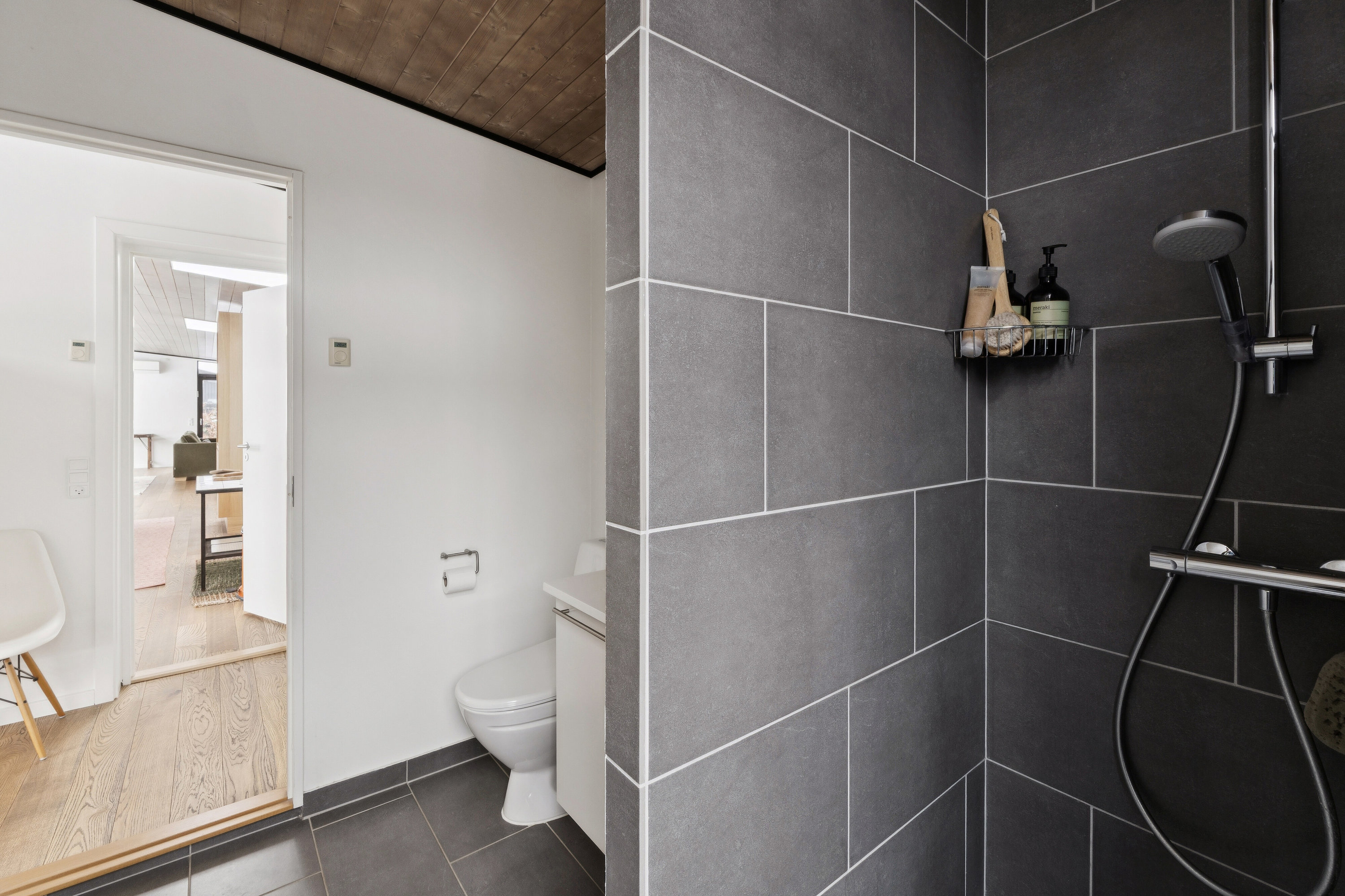 Fremhævet badeværelse  billede i fuldskærmstilstand. Billede af Tennisvej 5, 3100 Hornbæk