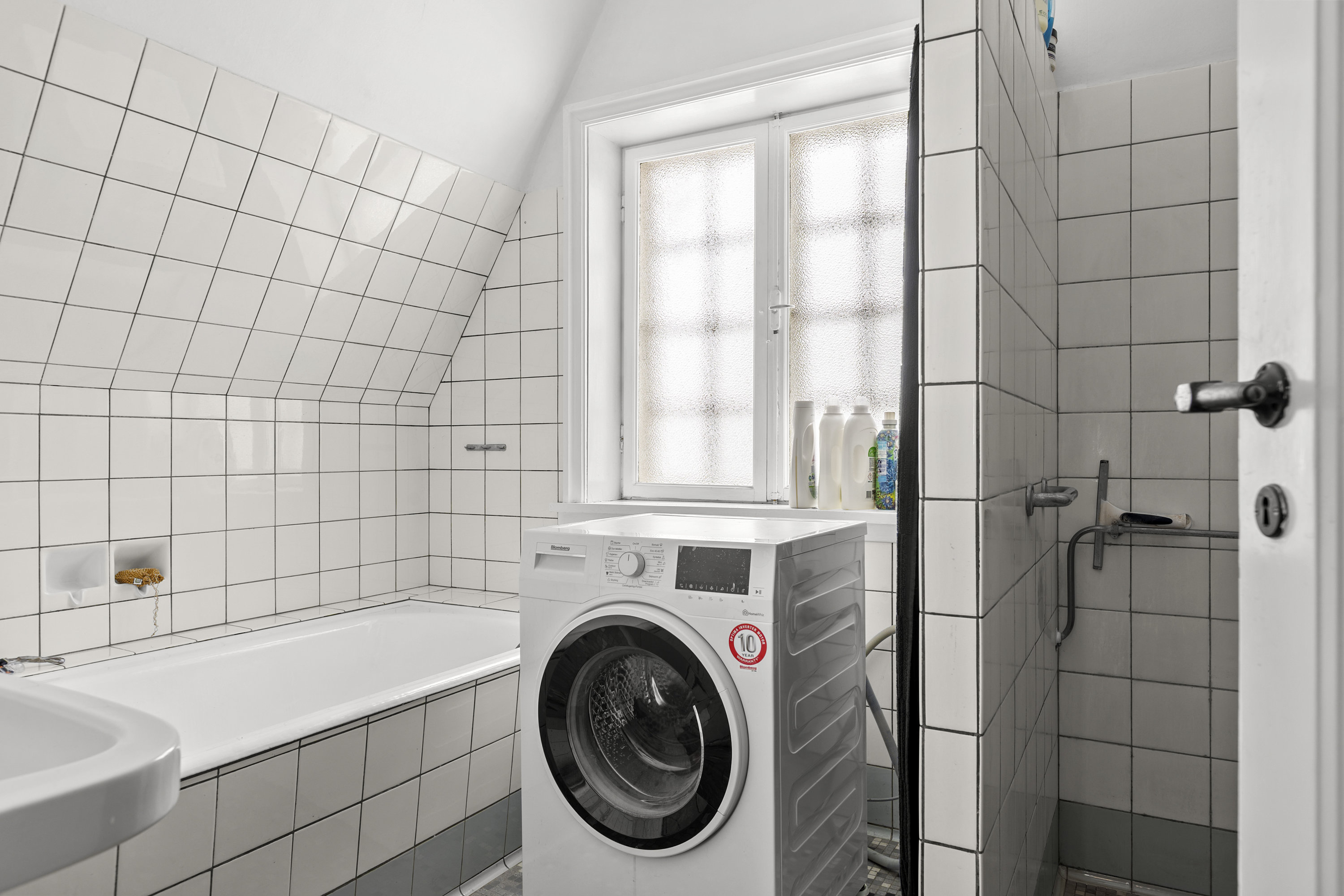 Fremhævet badeværelse billede i fuldskærmstilstand. Billede af Doktorhaven 4, 4293 Dianalund