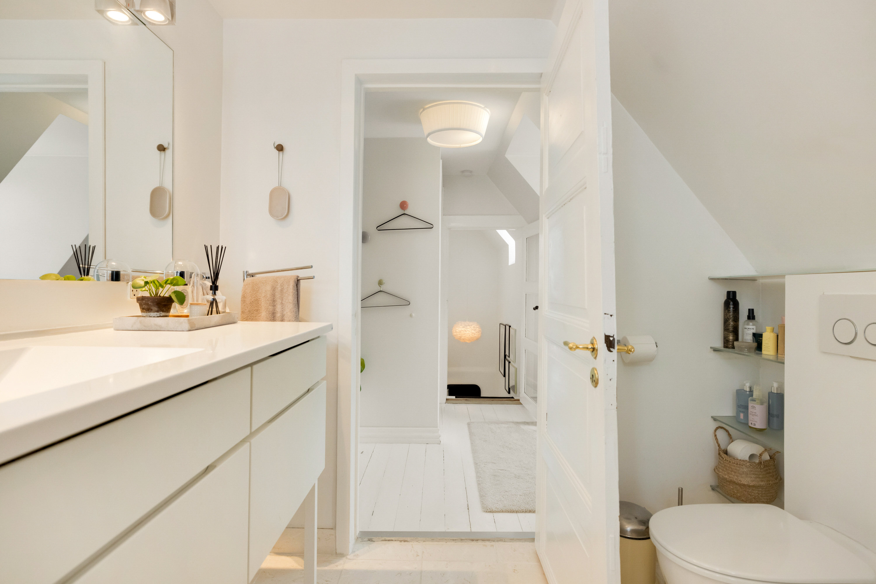 Fremhævet badeværelse billede i fuldskærmstilstand. Billede af Rolfsgade 13, 8260 Viby J