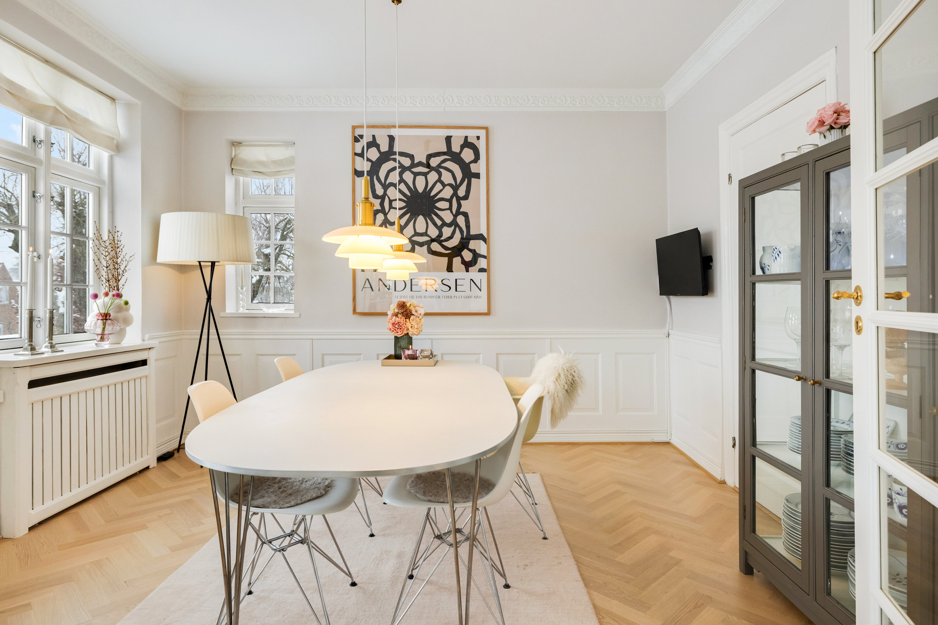 Fremhævet stue billede i fuldskærmstilstand. Billede af Rolfsgade 13, 8260 Viby J