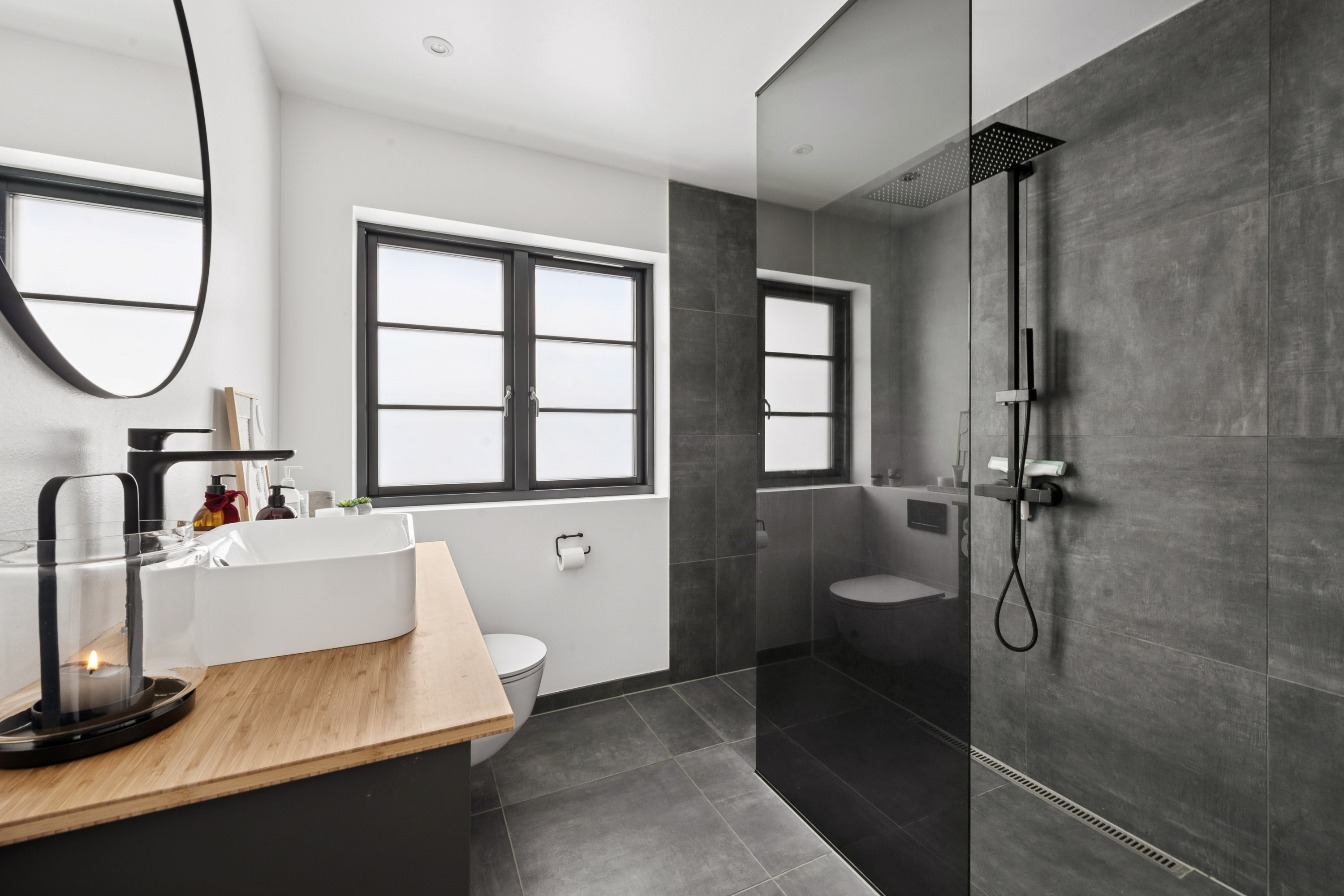 Fremhævet badeværelse billede i fuldskærmstilstand. Billede af Kildevænget 1, 2690 Karlslunde