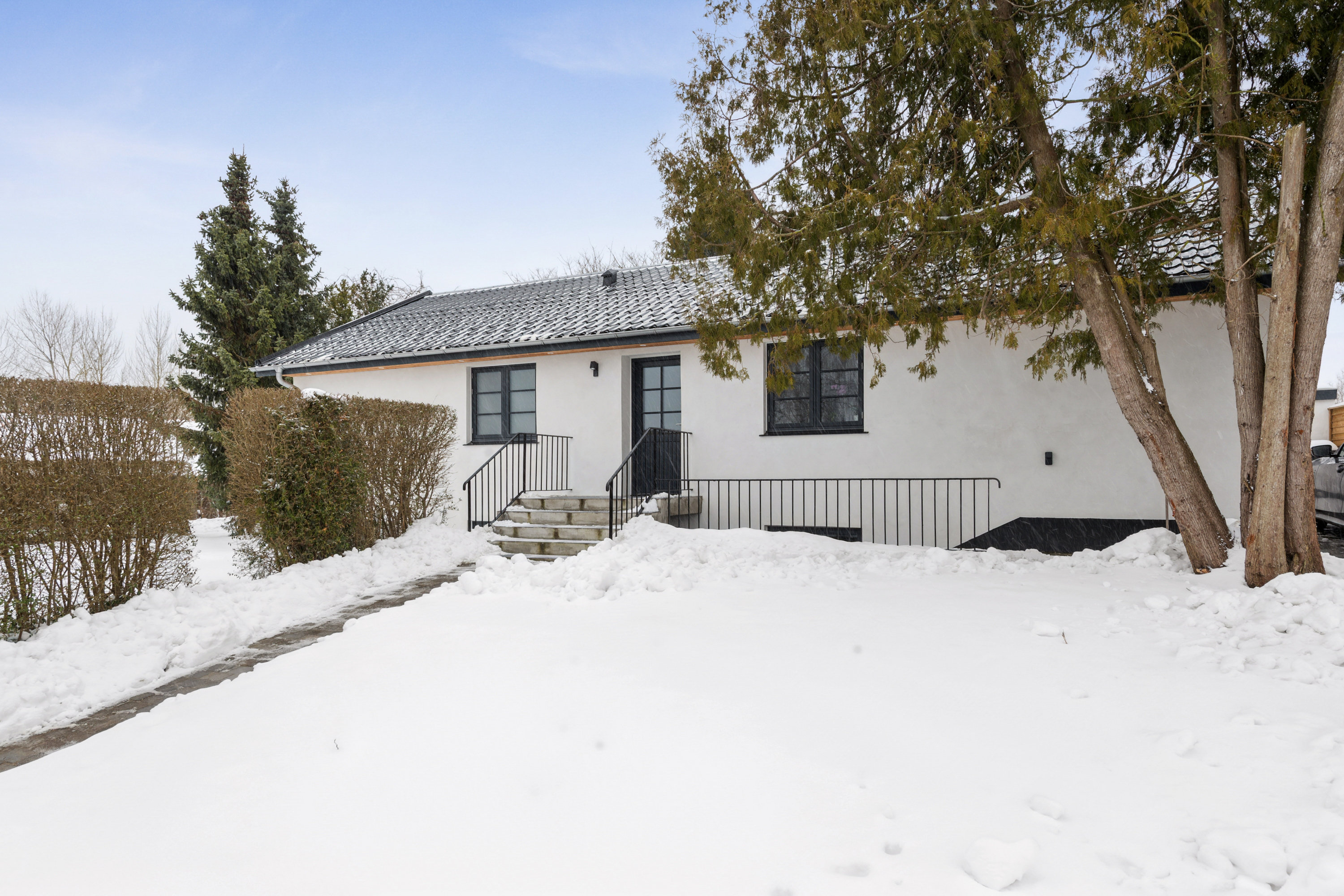 Fremhævet ejendommen billede i fuldskærmstilstand. Billede af Kildevænget 1, 2690 Karlslunde