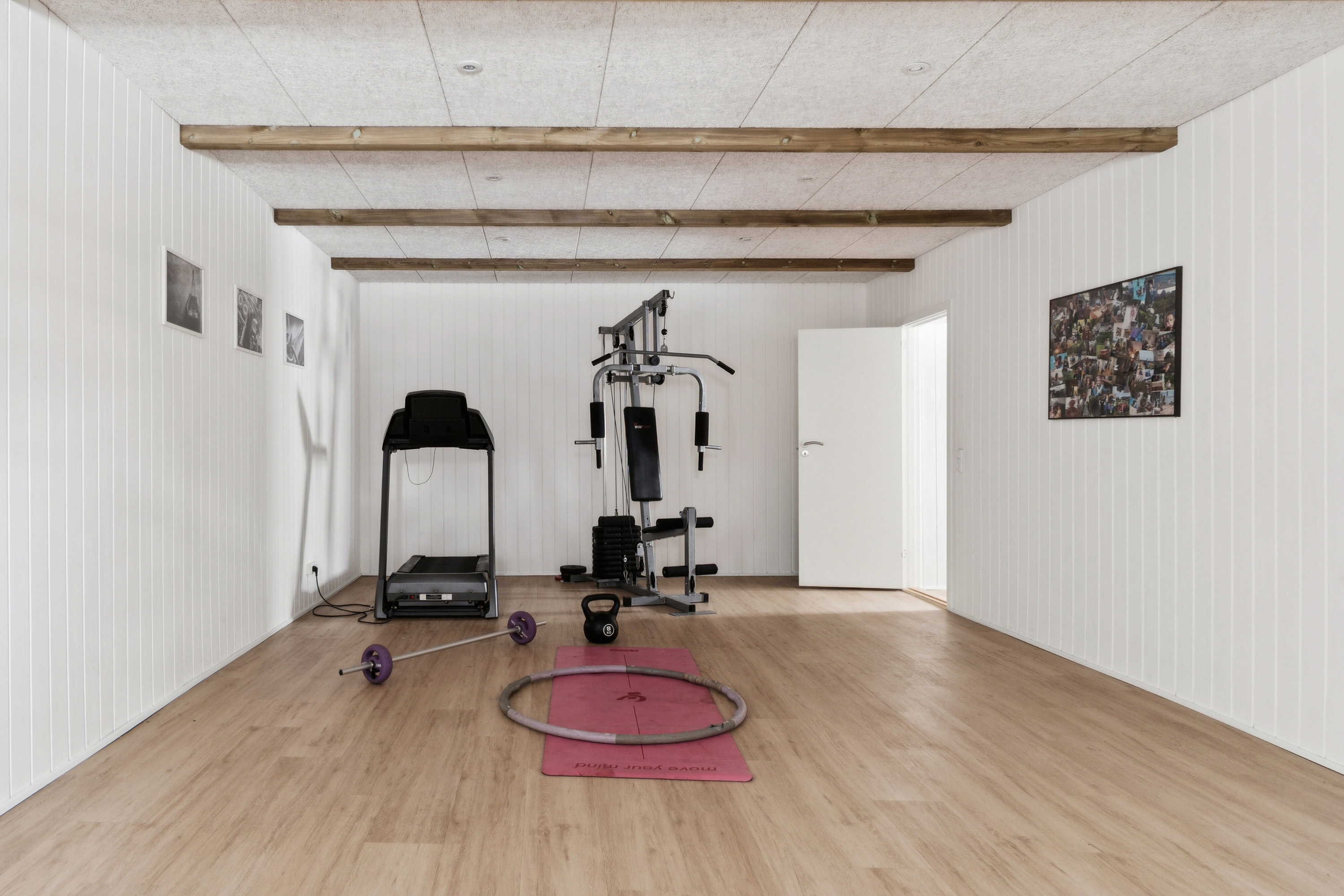 Fremhævet indendørs billede i fuldskærmstilstand. Billede af Ålborgvej 202, 9800 Hjørring