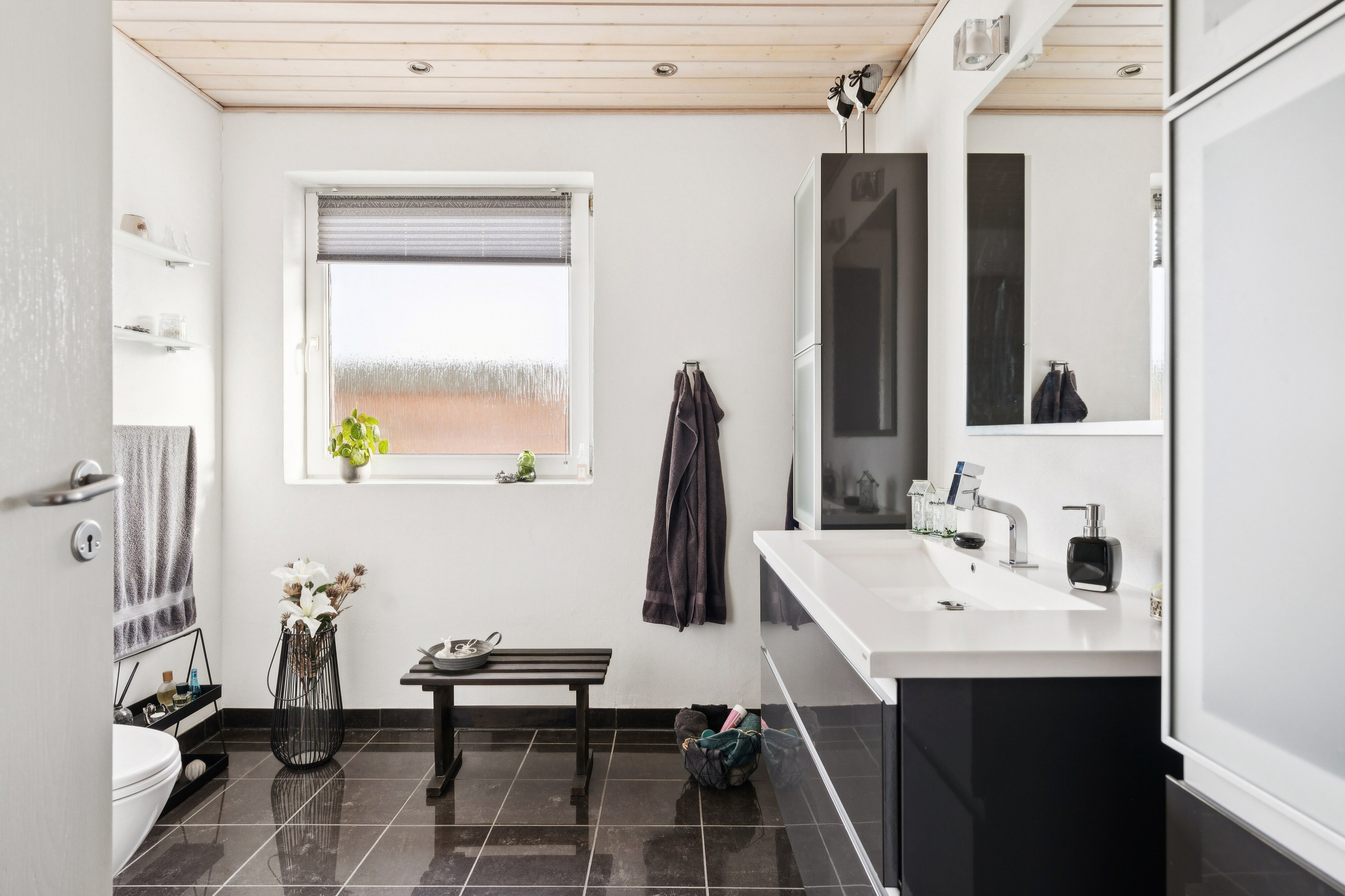 Fremhævet badeværelse billede i fuldskærmstilstand. Billede af Sven Dalsgaards Vej 4, 7430 Ikast