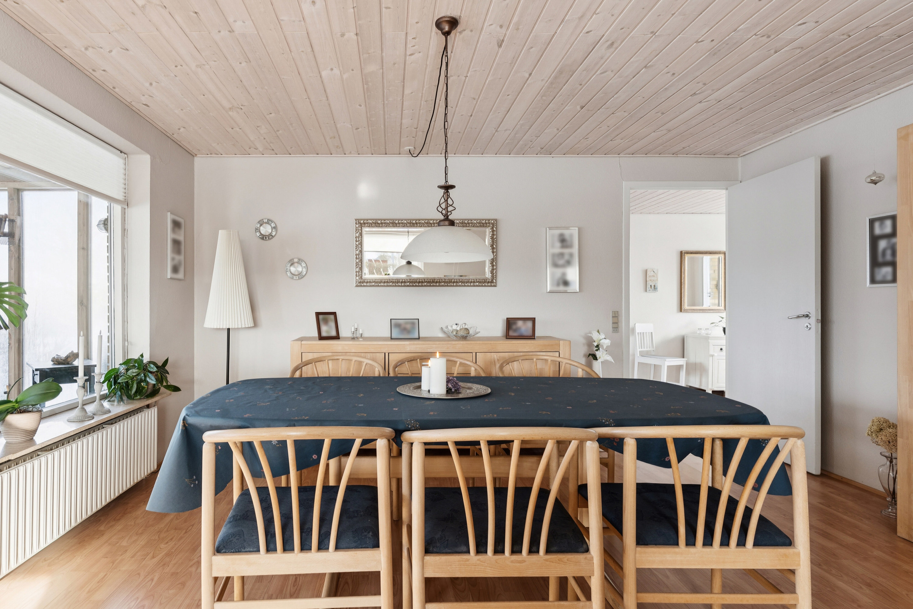 Fremhævet spisestue billede i fuldskærmstilstand. Billede af Sven Dalsgaards Vej 4, 7430 Ikast