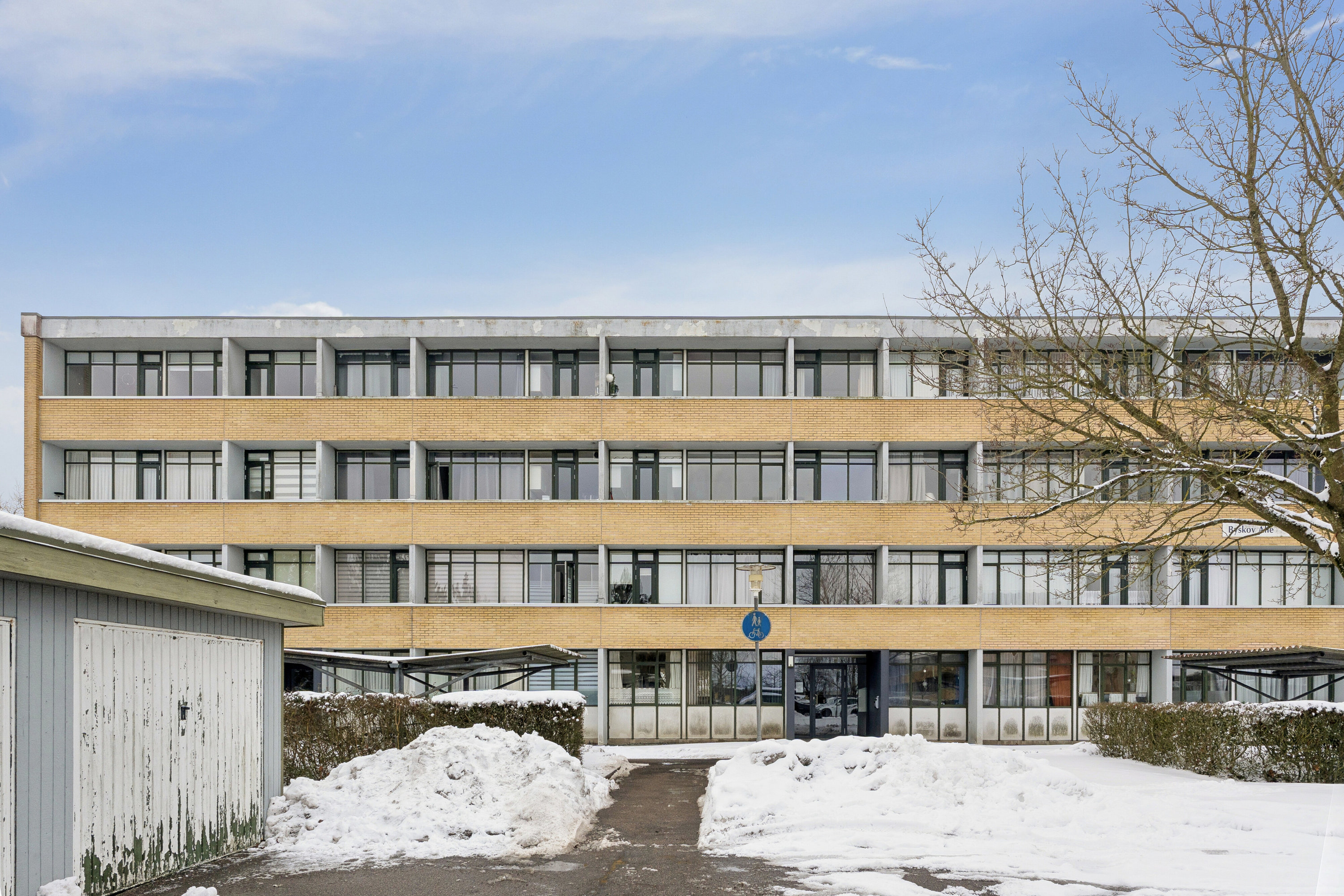 Fremhævet facade billede i fuldskærmstilstand. Billede af Byskov Alle 8, st.. th., 4200 Slagelse